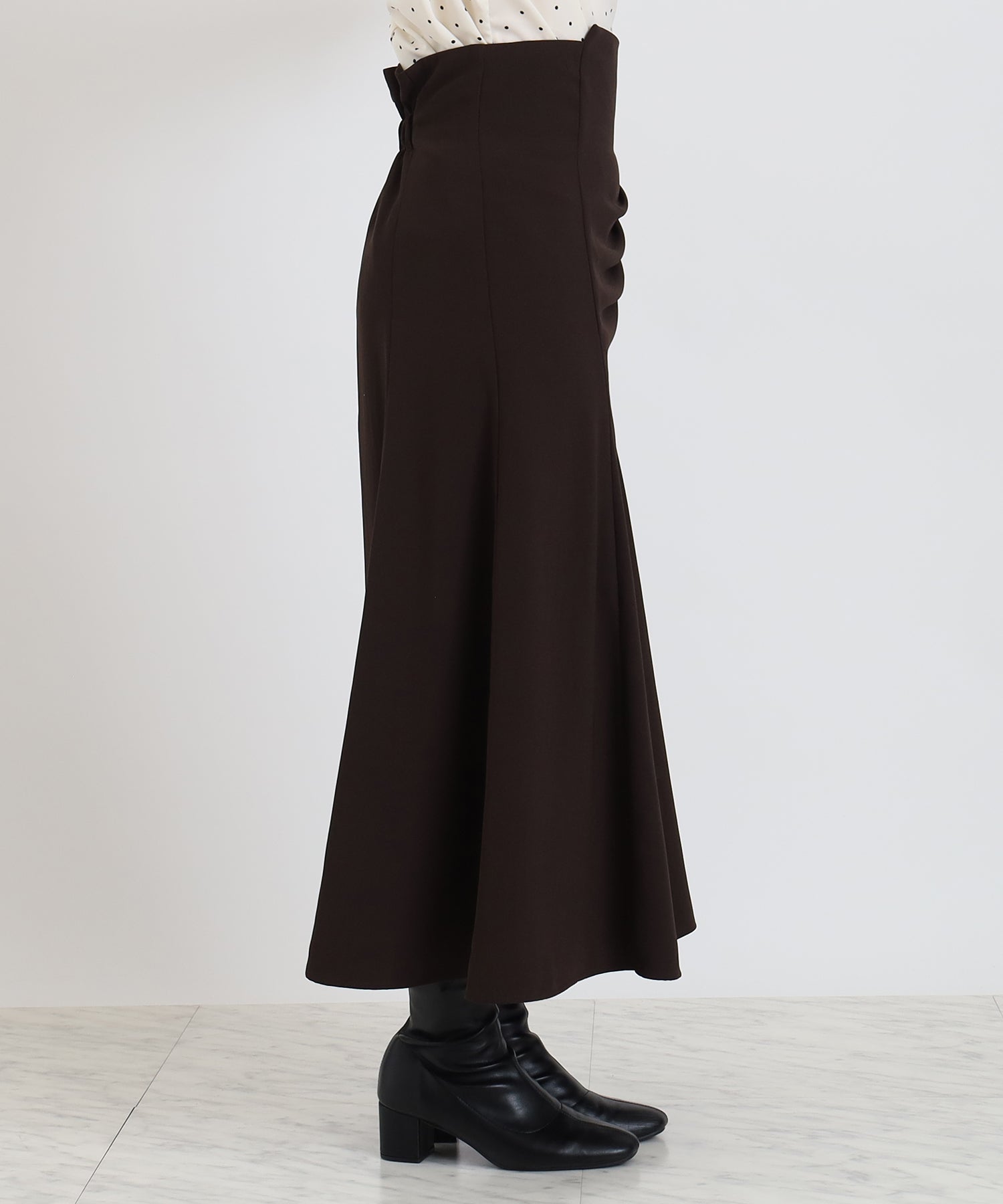 タックドレープスカート