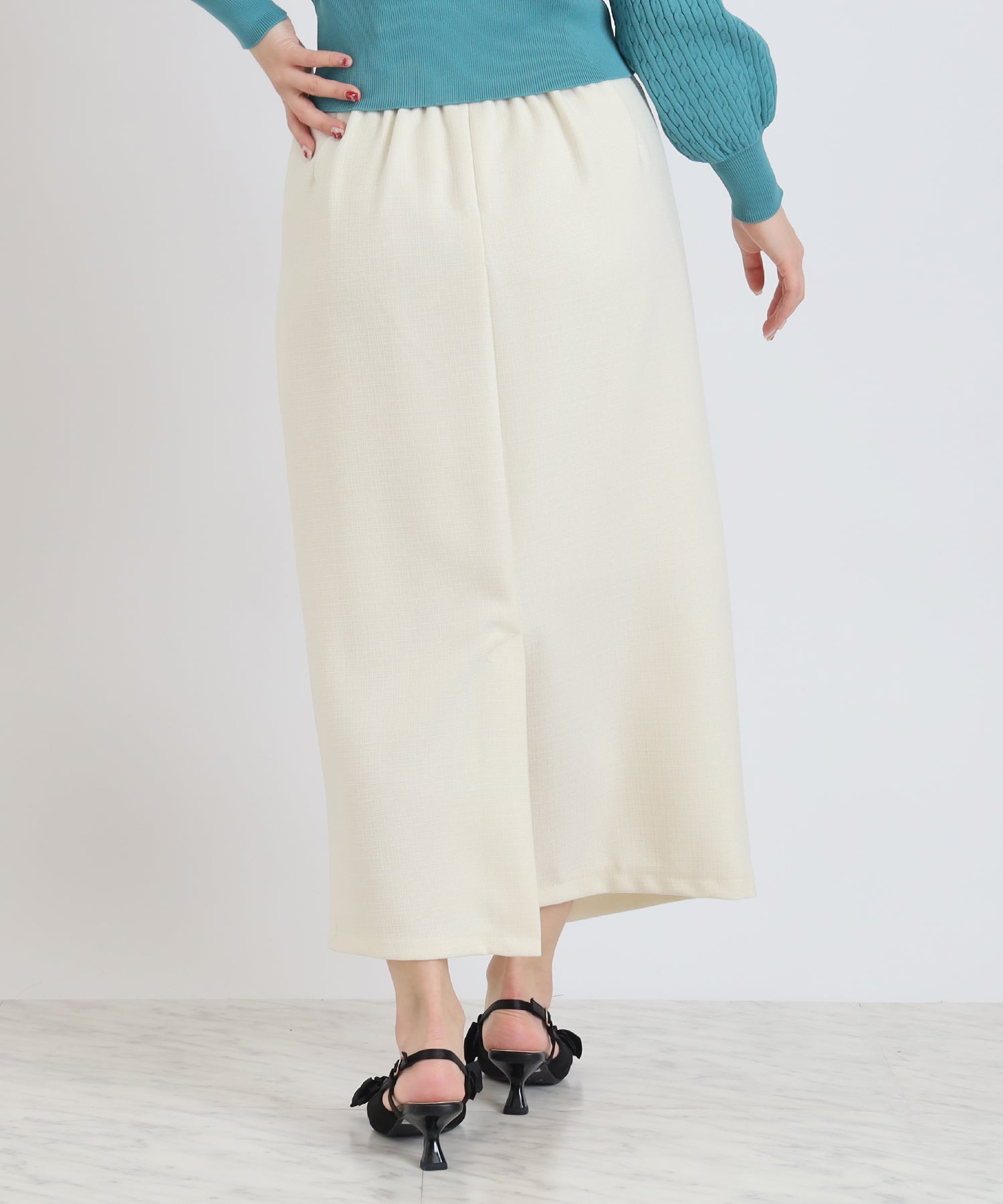 ベージュ　model：160　着用サイズ：M