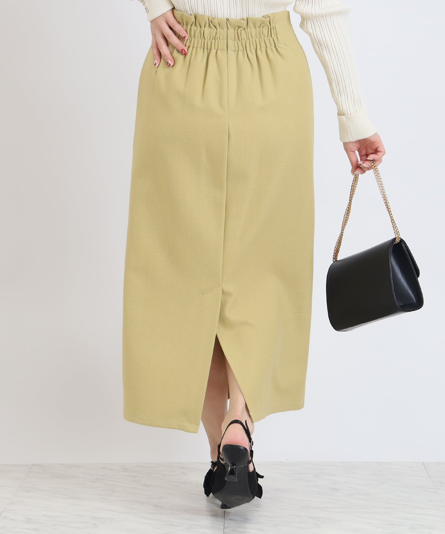 イエロー　model：160　着用サイズ：M