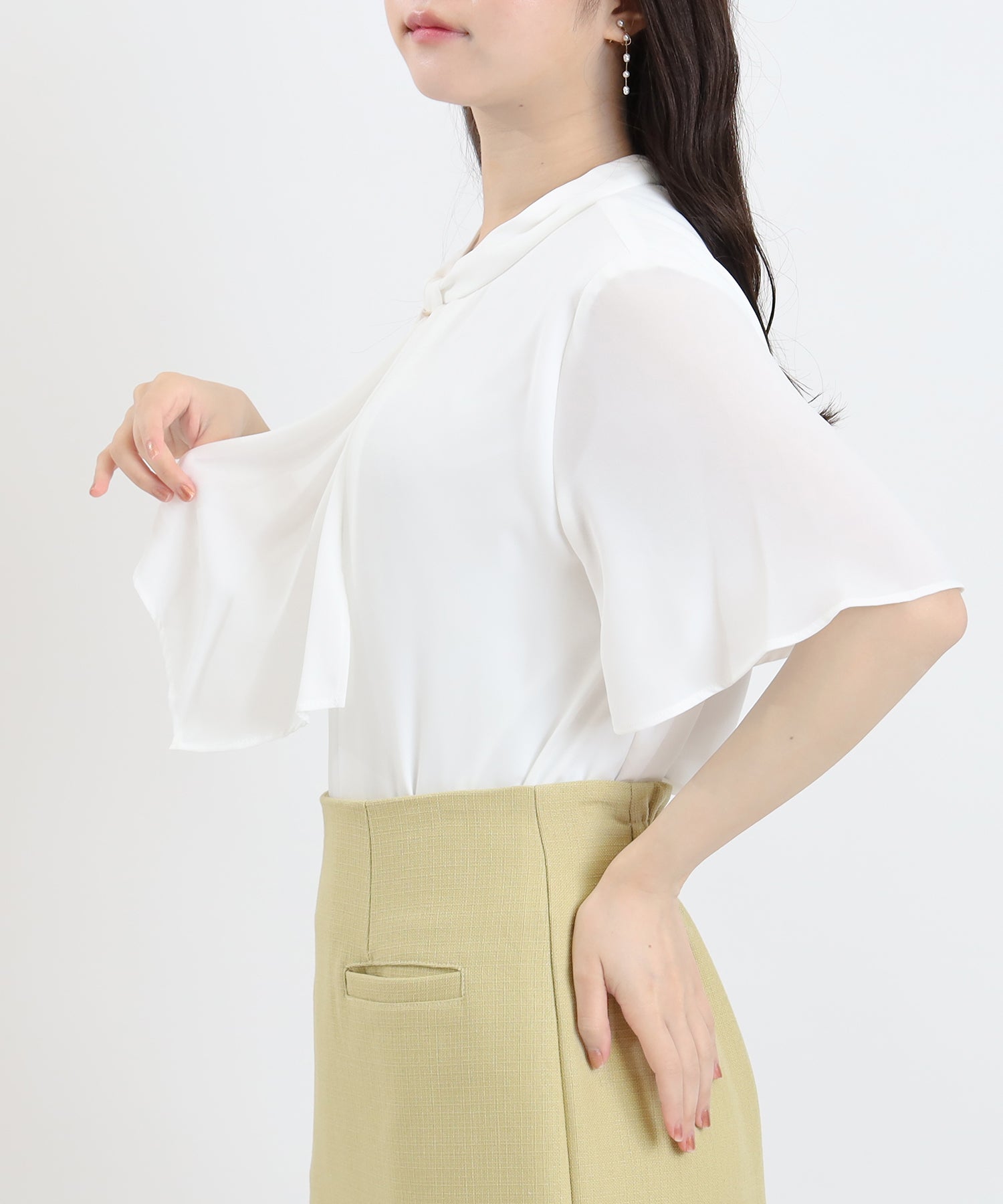 ホワイト　model：156　着用サイズ：M