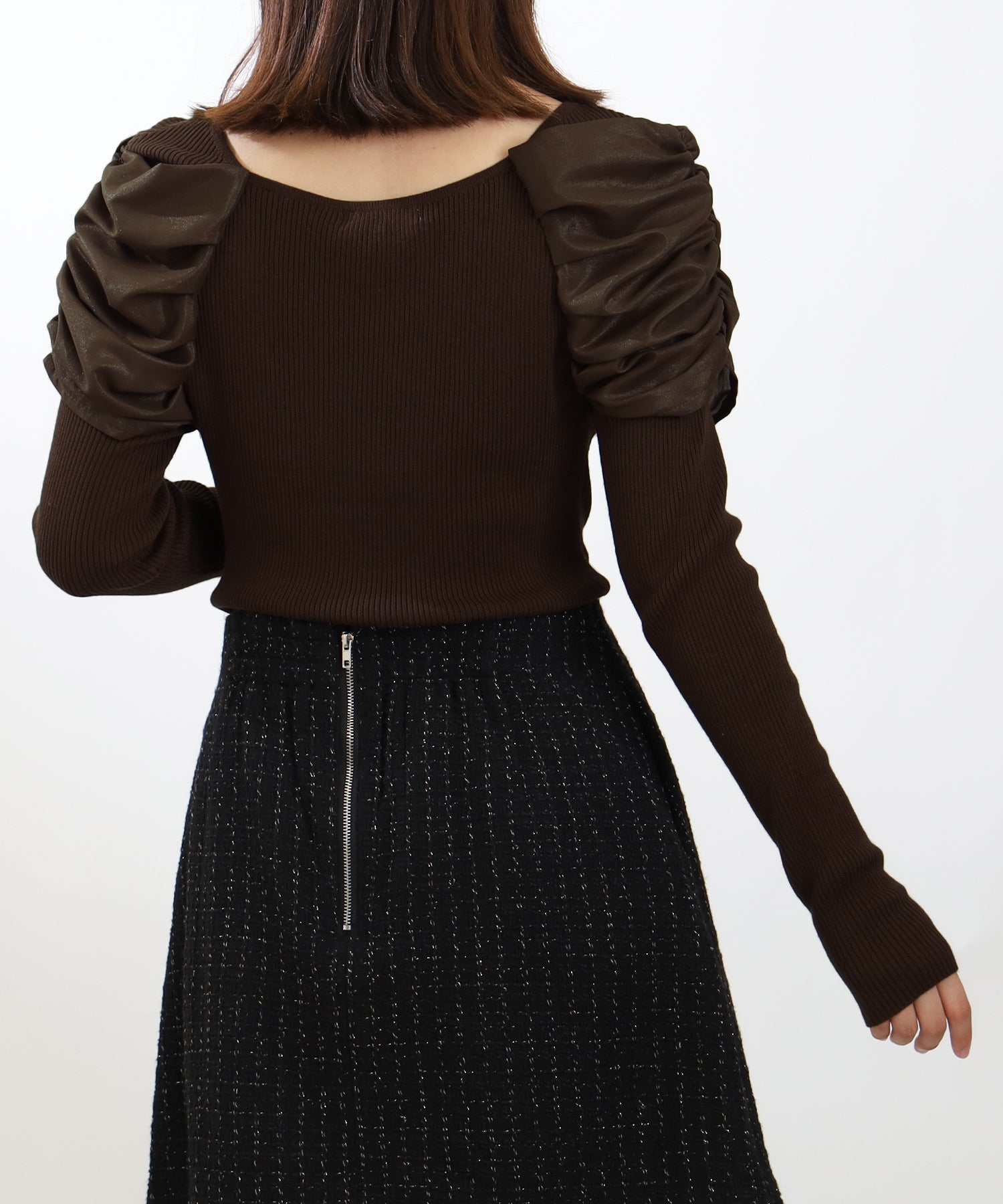 ブラウン　model：156　着用サイズ：M