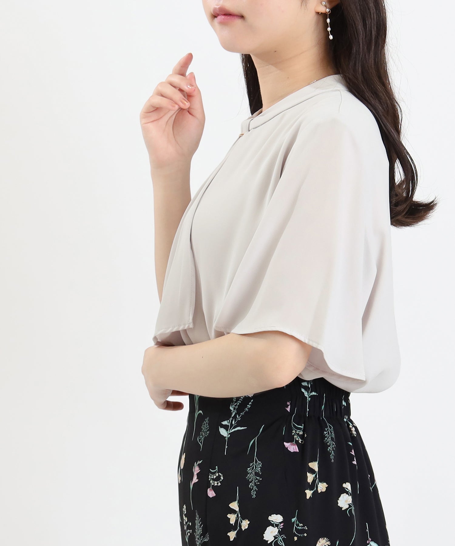 グレージュ　model：156　着用サイズ：M