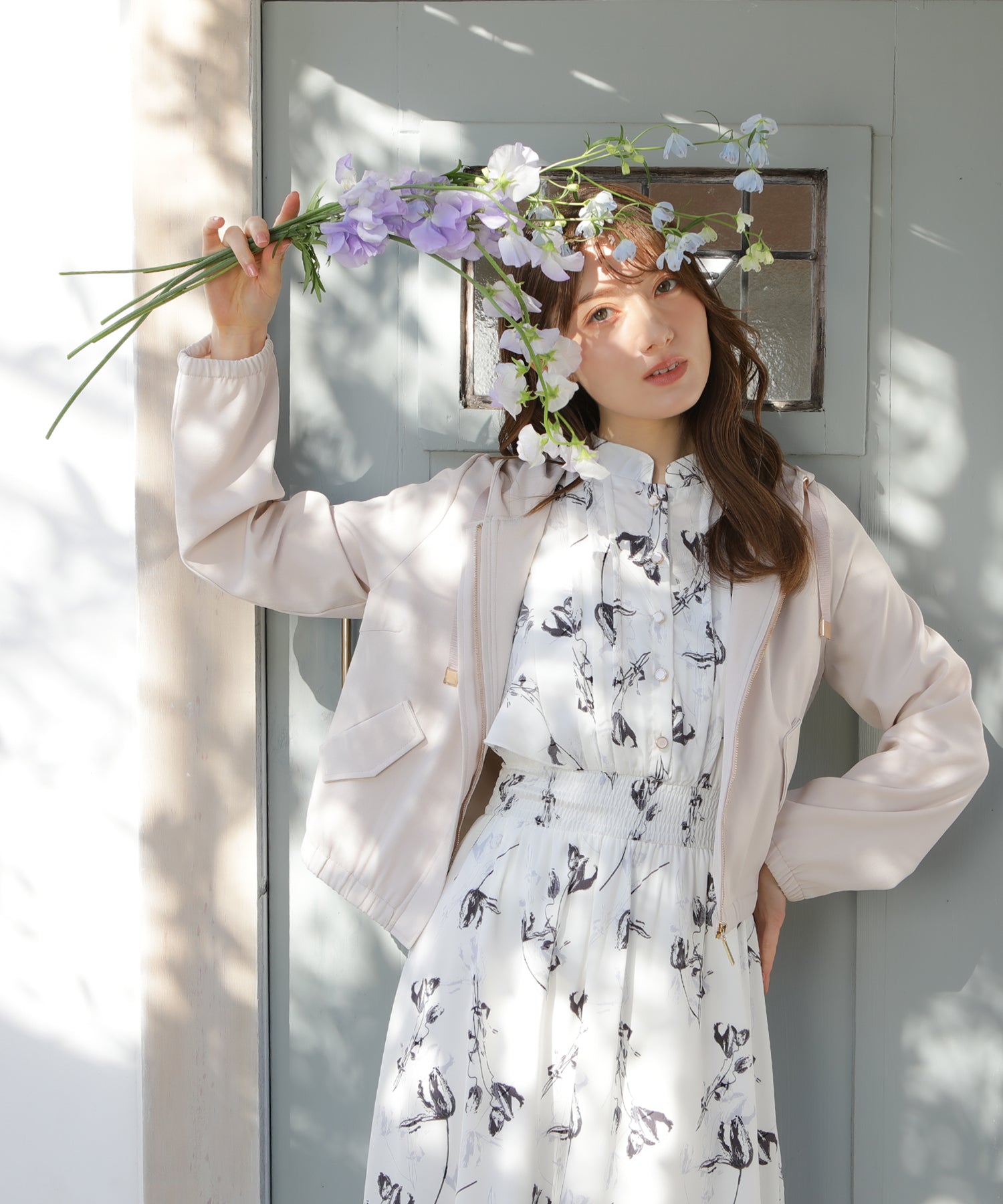 ピンクベージュ