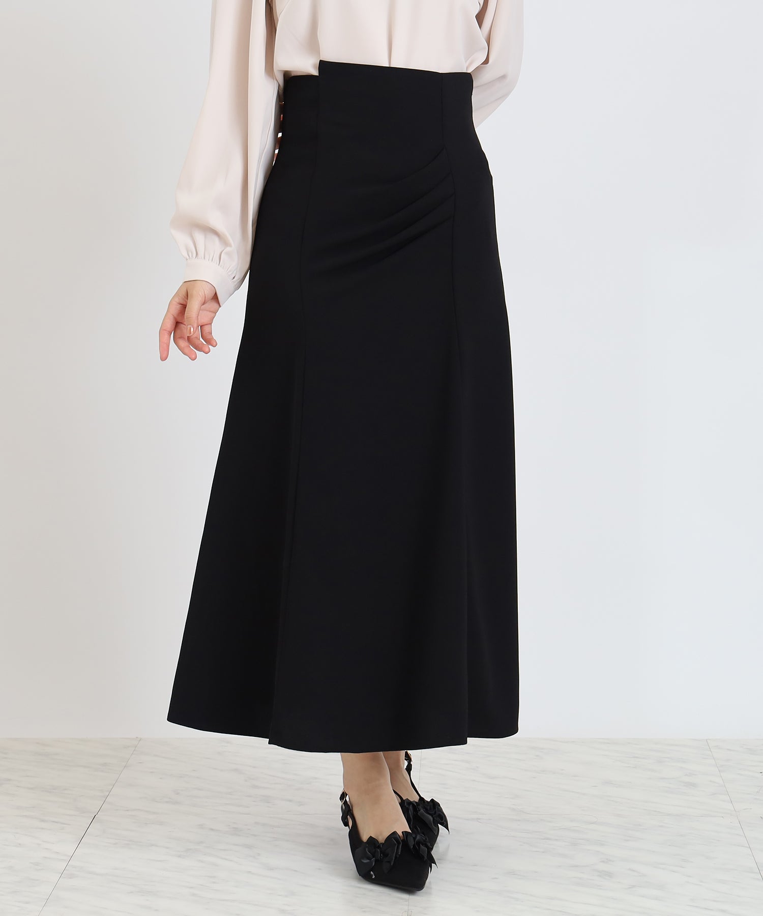 タックドレープスカート
