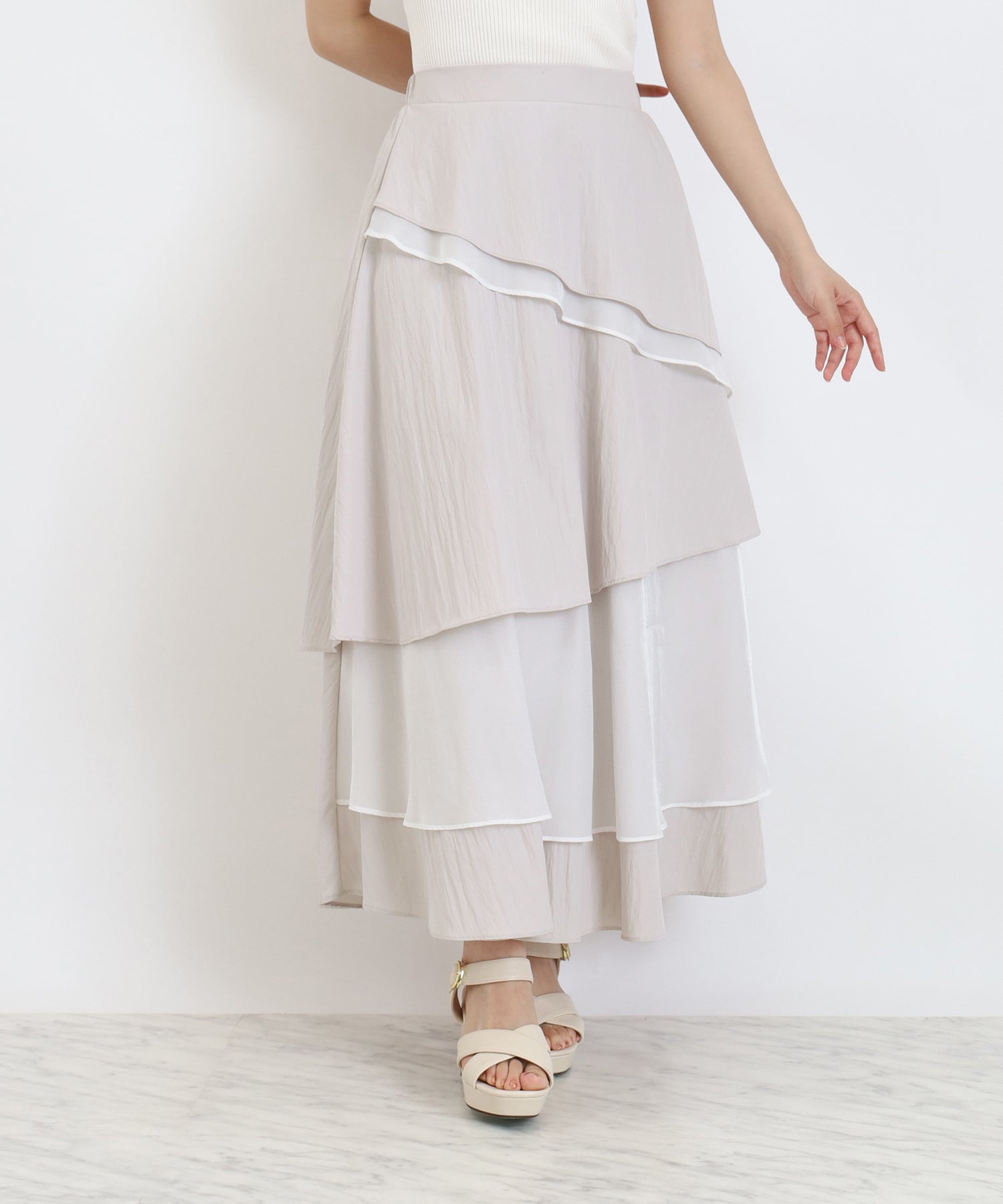 ベージュ　model：156　着用サイズ：M