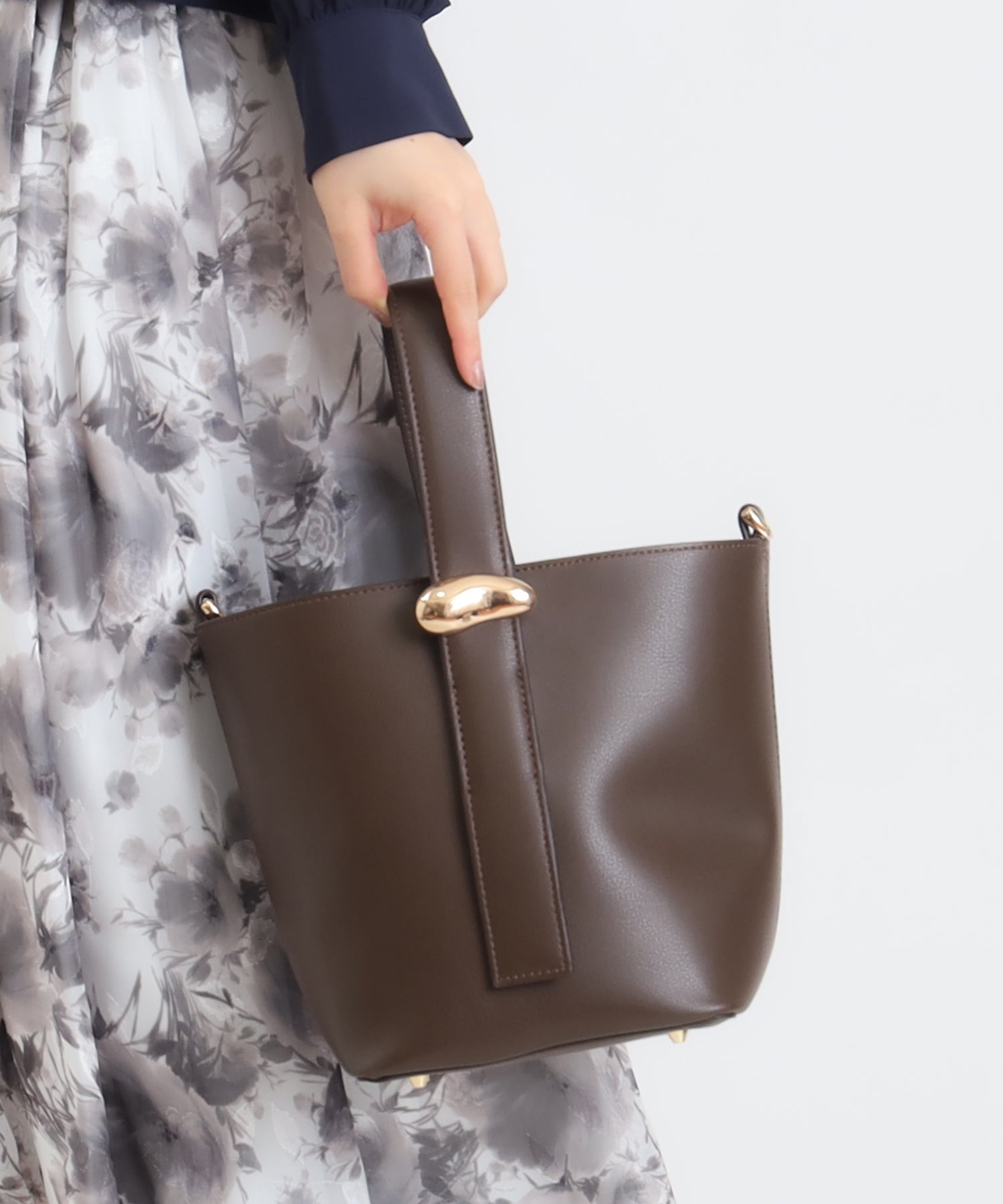 ニュアンスパーツワンハンドルショルダーバッグ