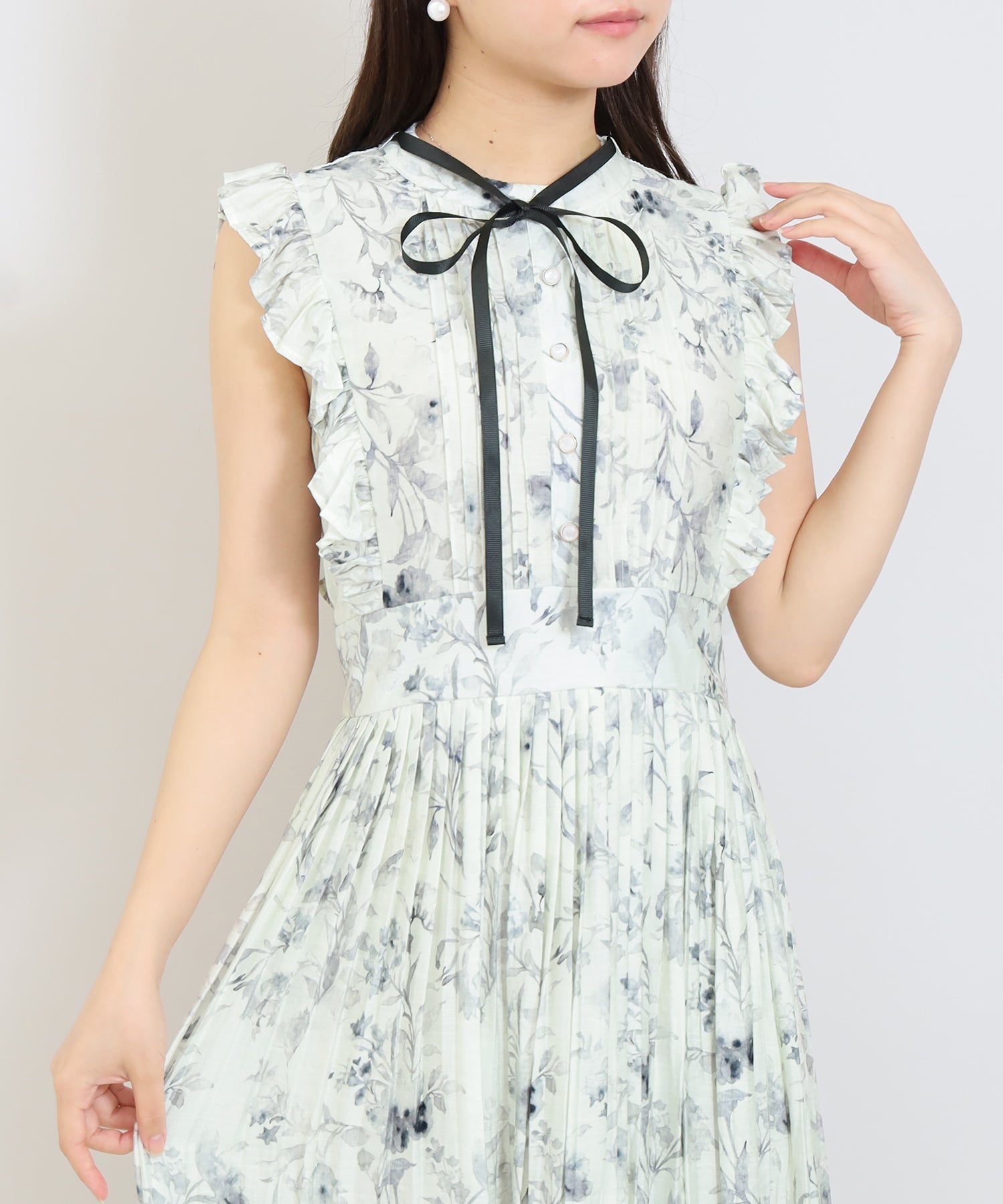 ライトグレー　model:156cm　着用サイズ：M