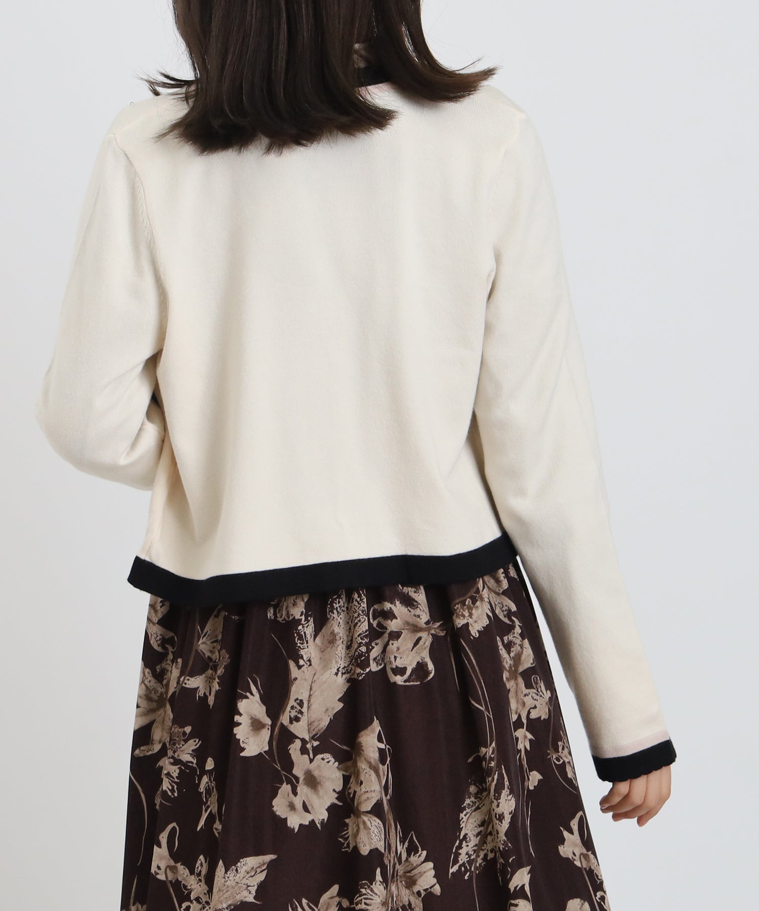 アイボリー　model：156　着用サイズ：M