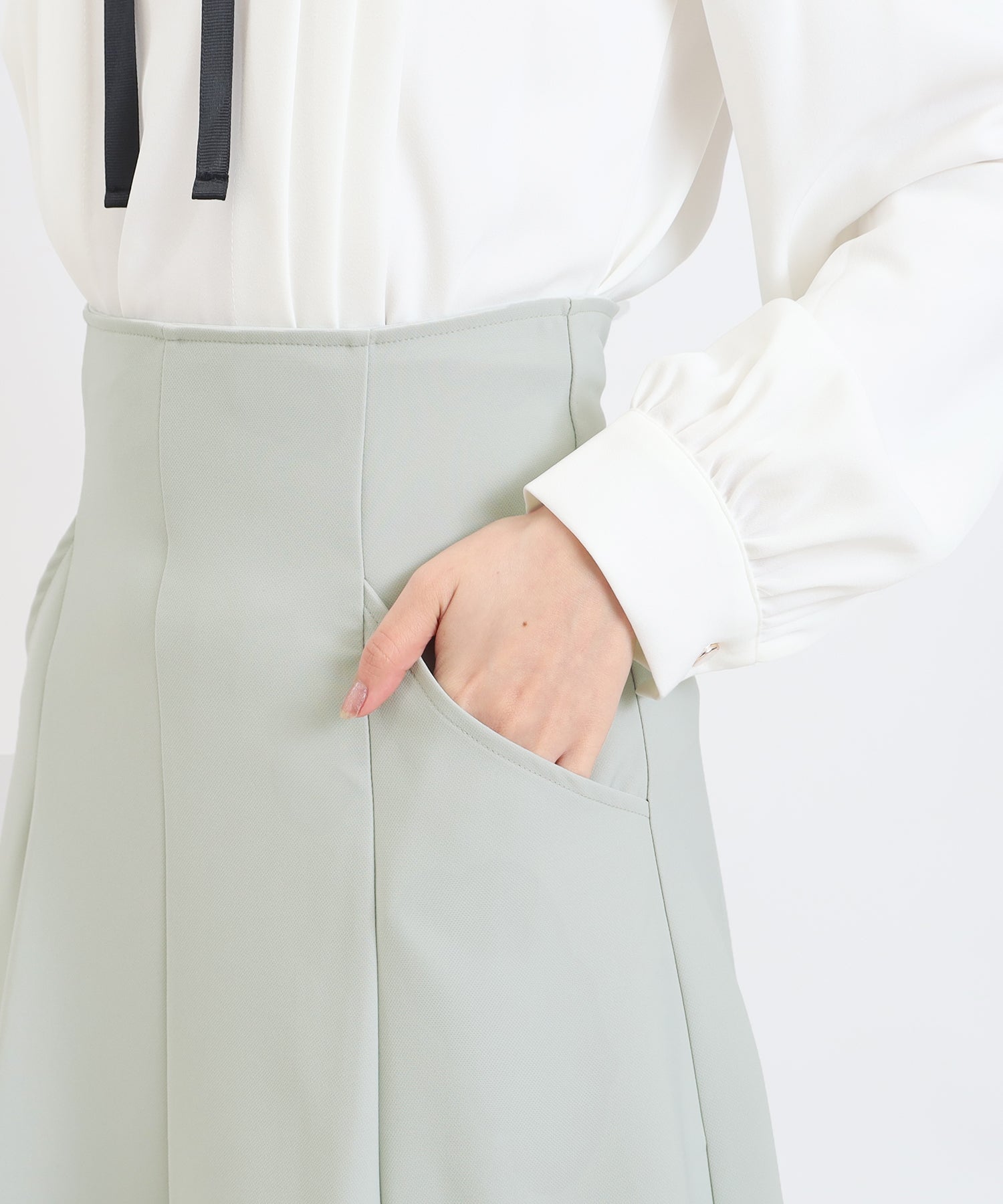 オンラインショップ先行入荷)バックZIPフレアスカート