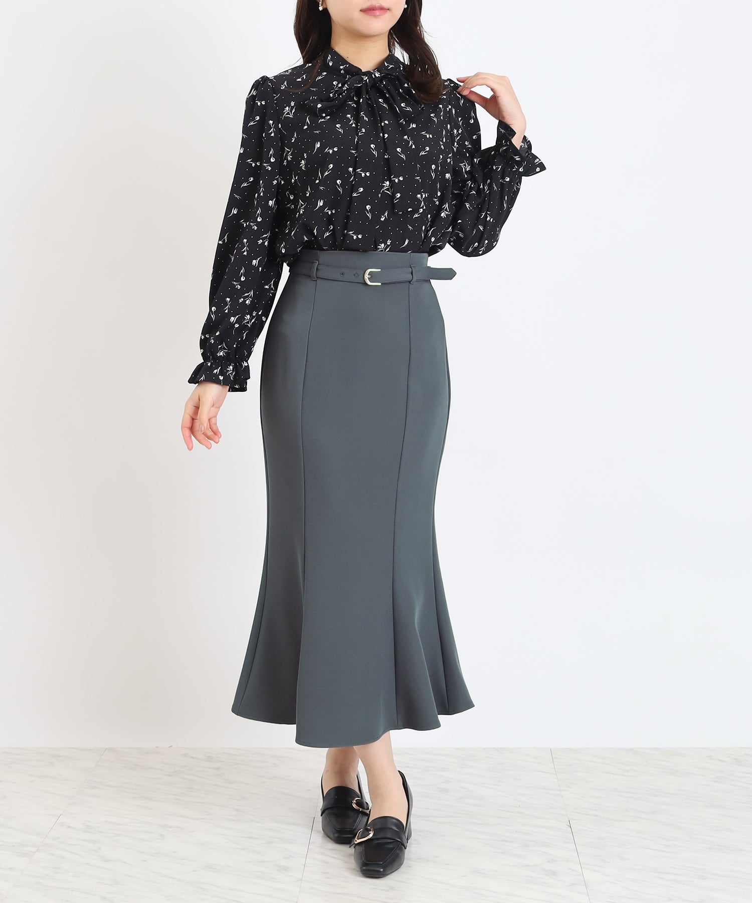 チャコール　model:156　着用サイズ：M