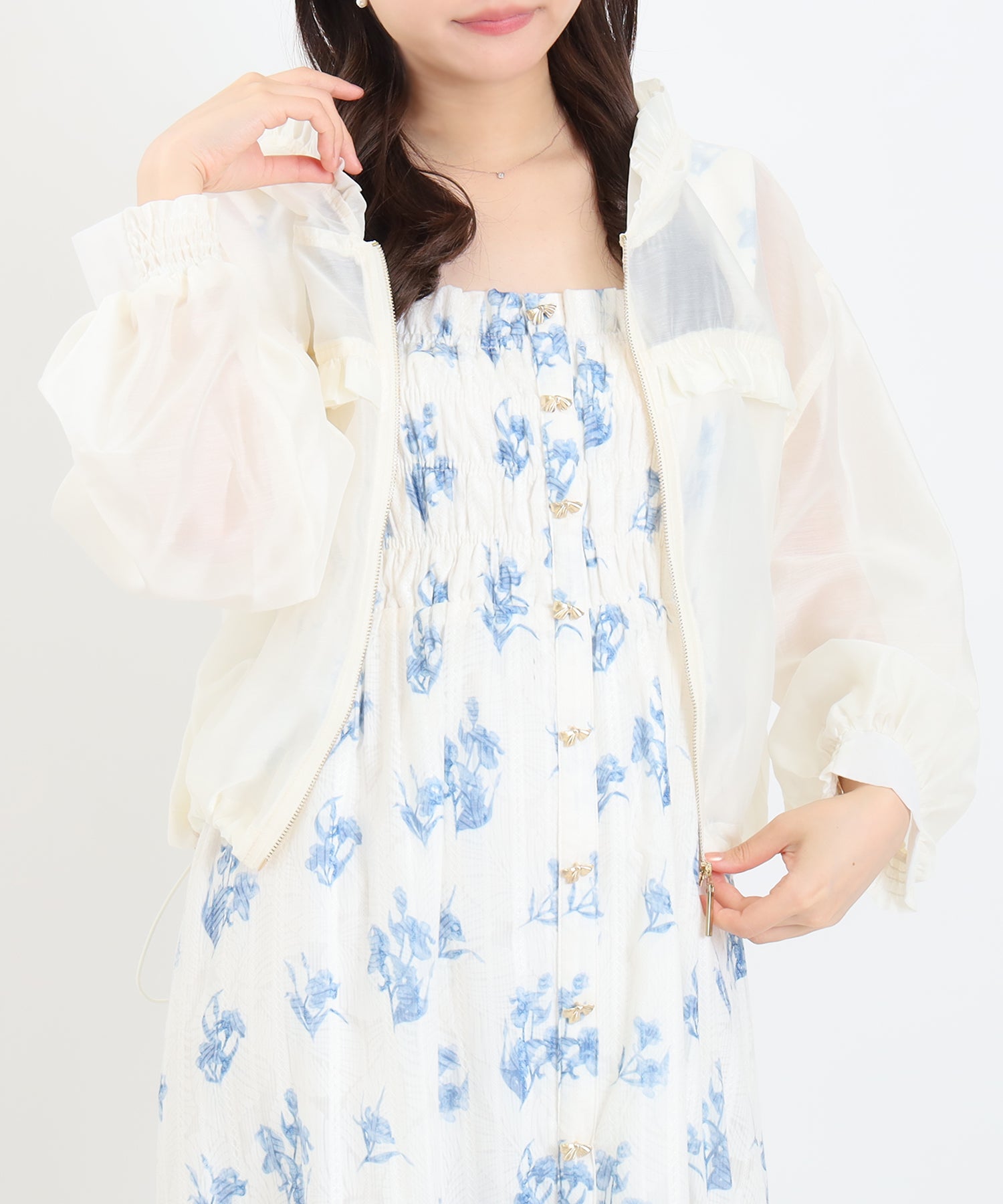 ベージュ　model：156　着用サイズ：M