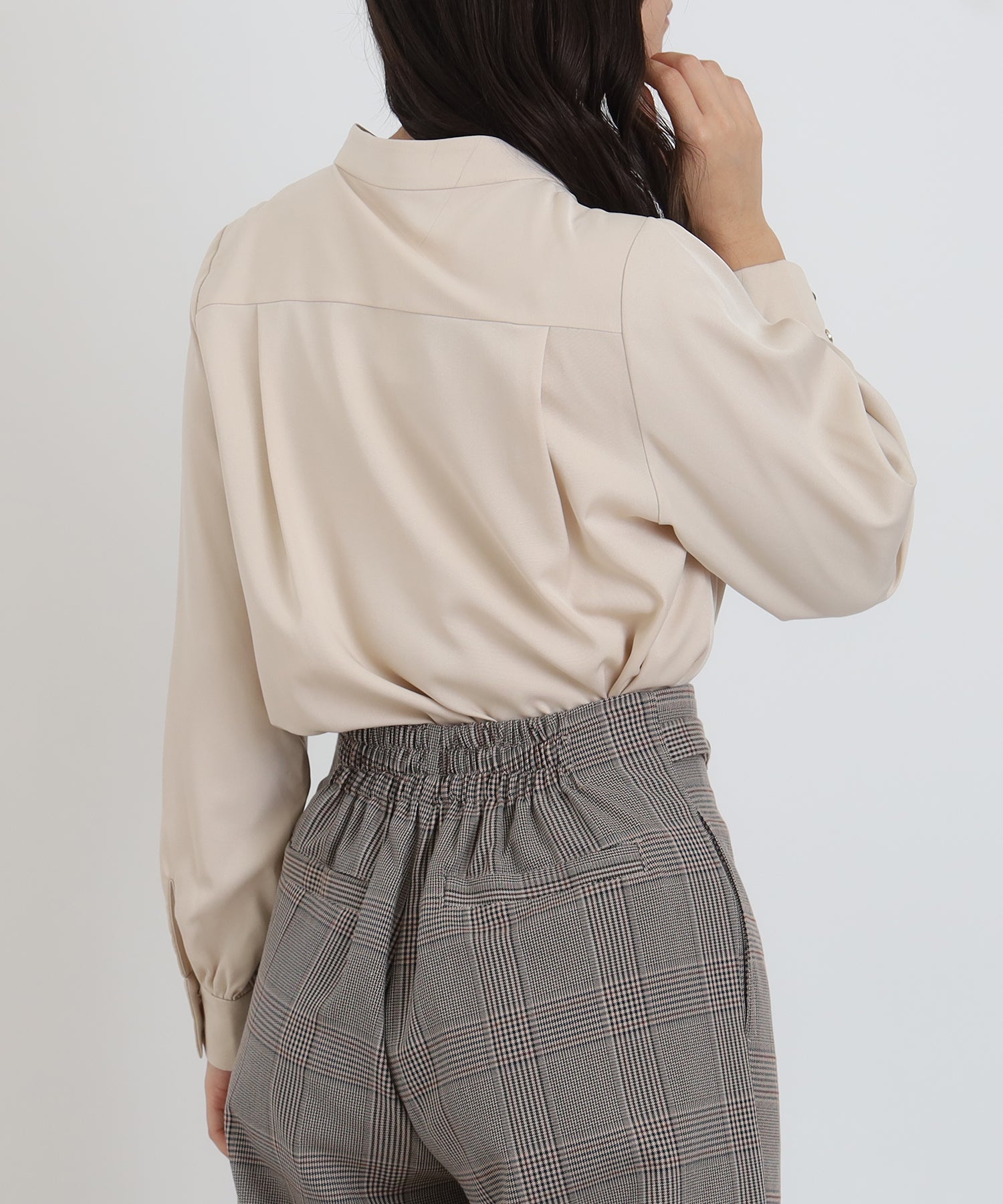 ベージュ　model：160　着用サイズ：M