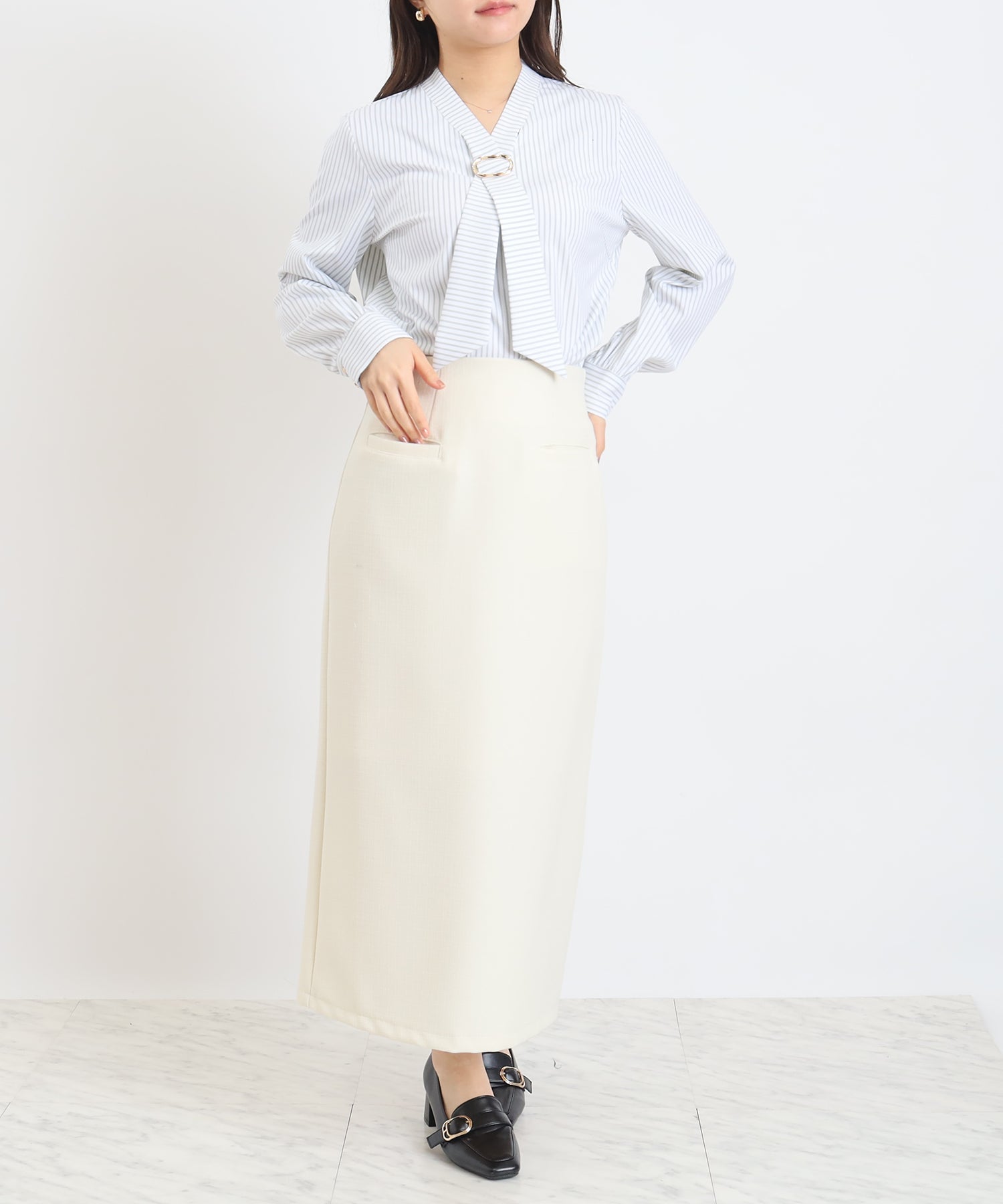 ストライプ金具ボウタイブラウス