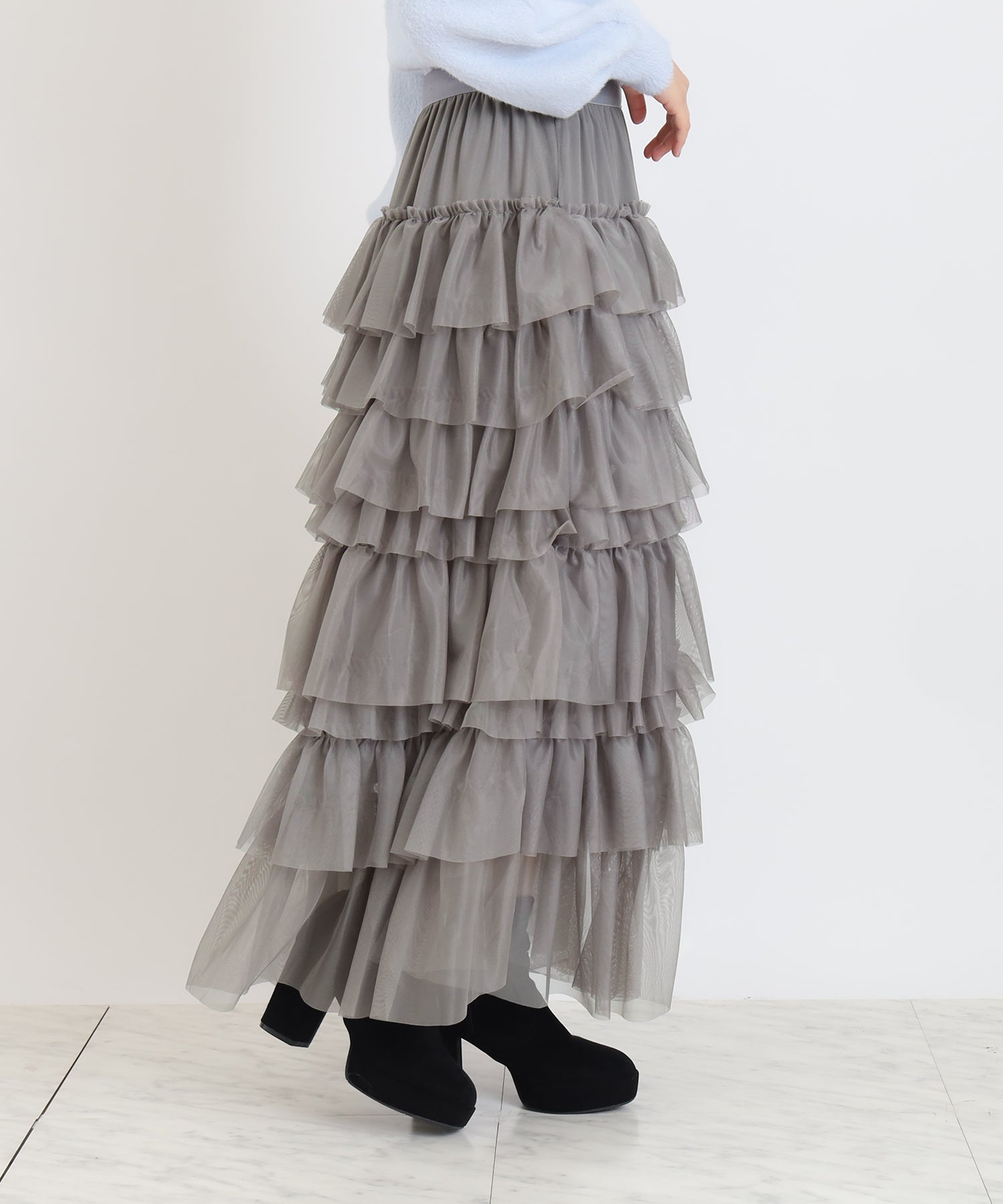 ライトグレー　model：156　着用サイズ：M