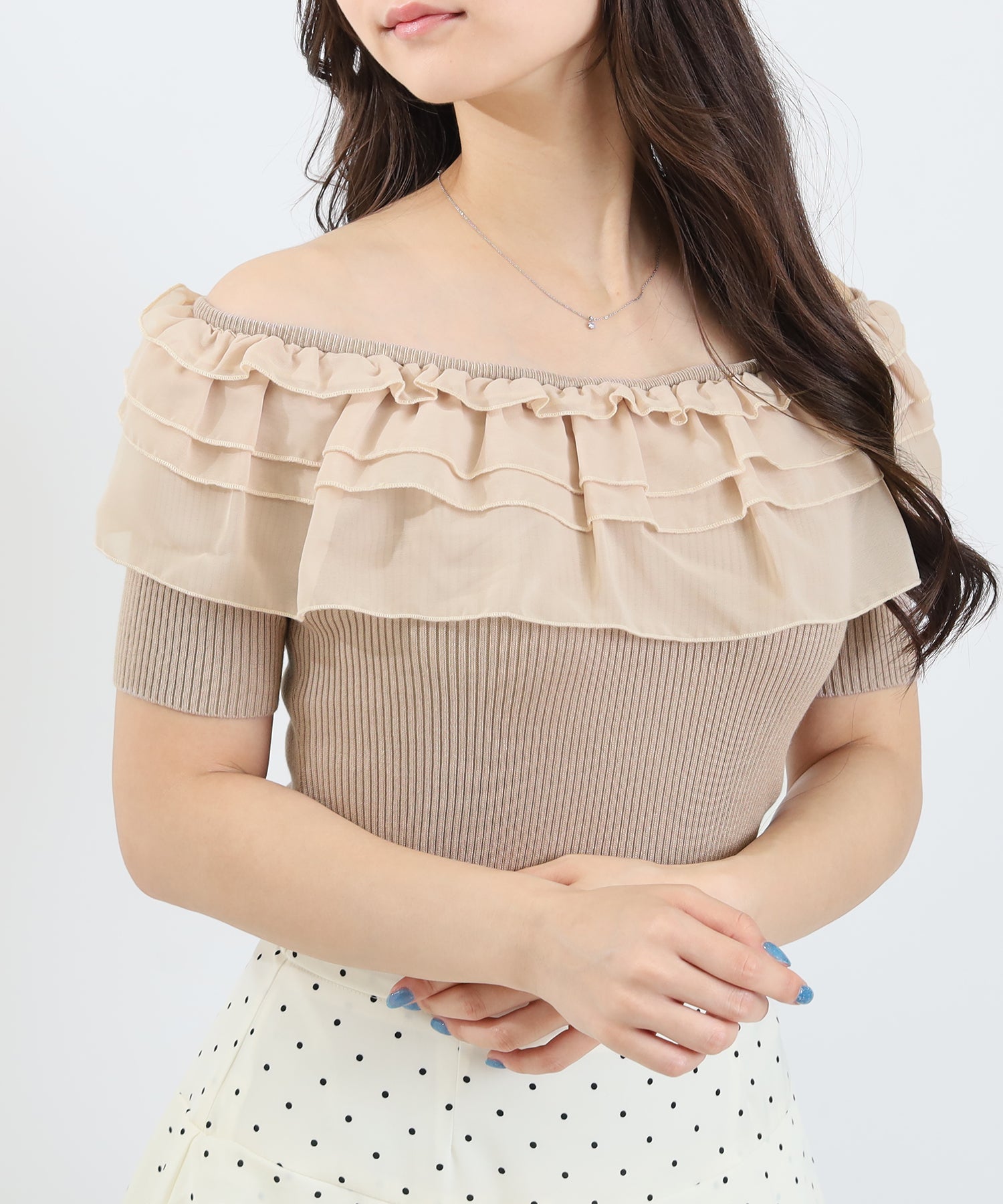 ベージュ　model：160　着用サイズ：M