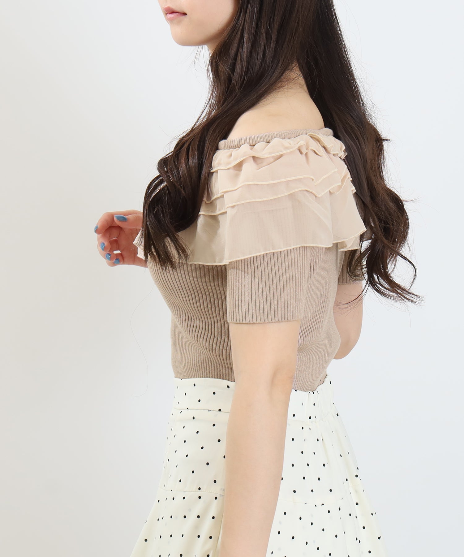 ベージュ　model：160　着用サイズ：M