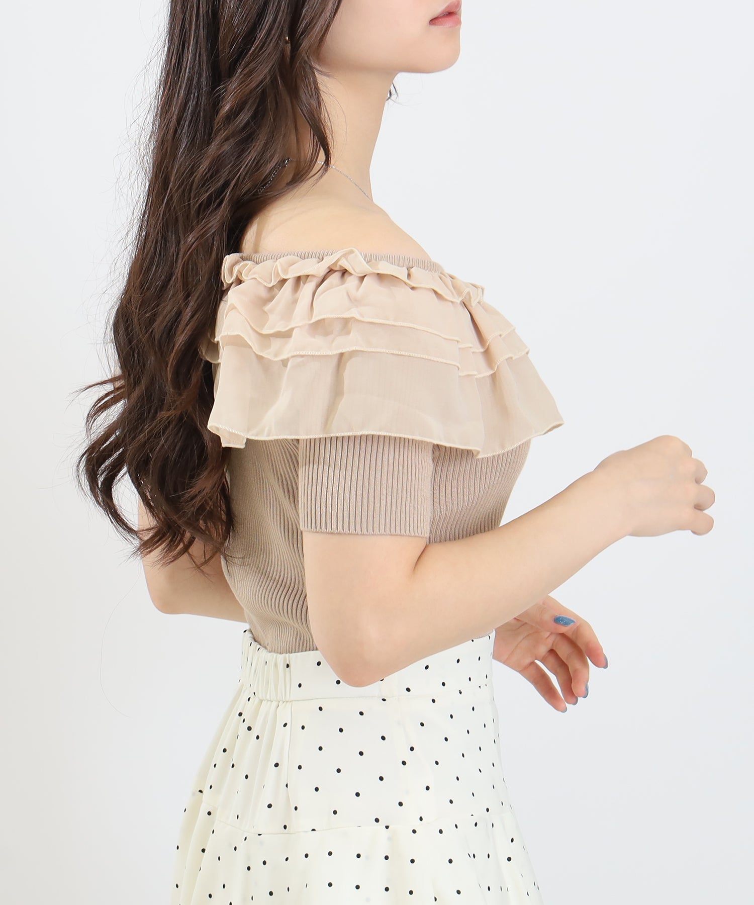 ベージュ　model：160　着用サイズ：M