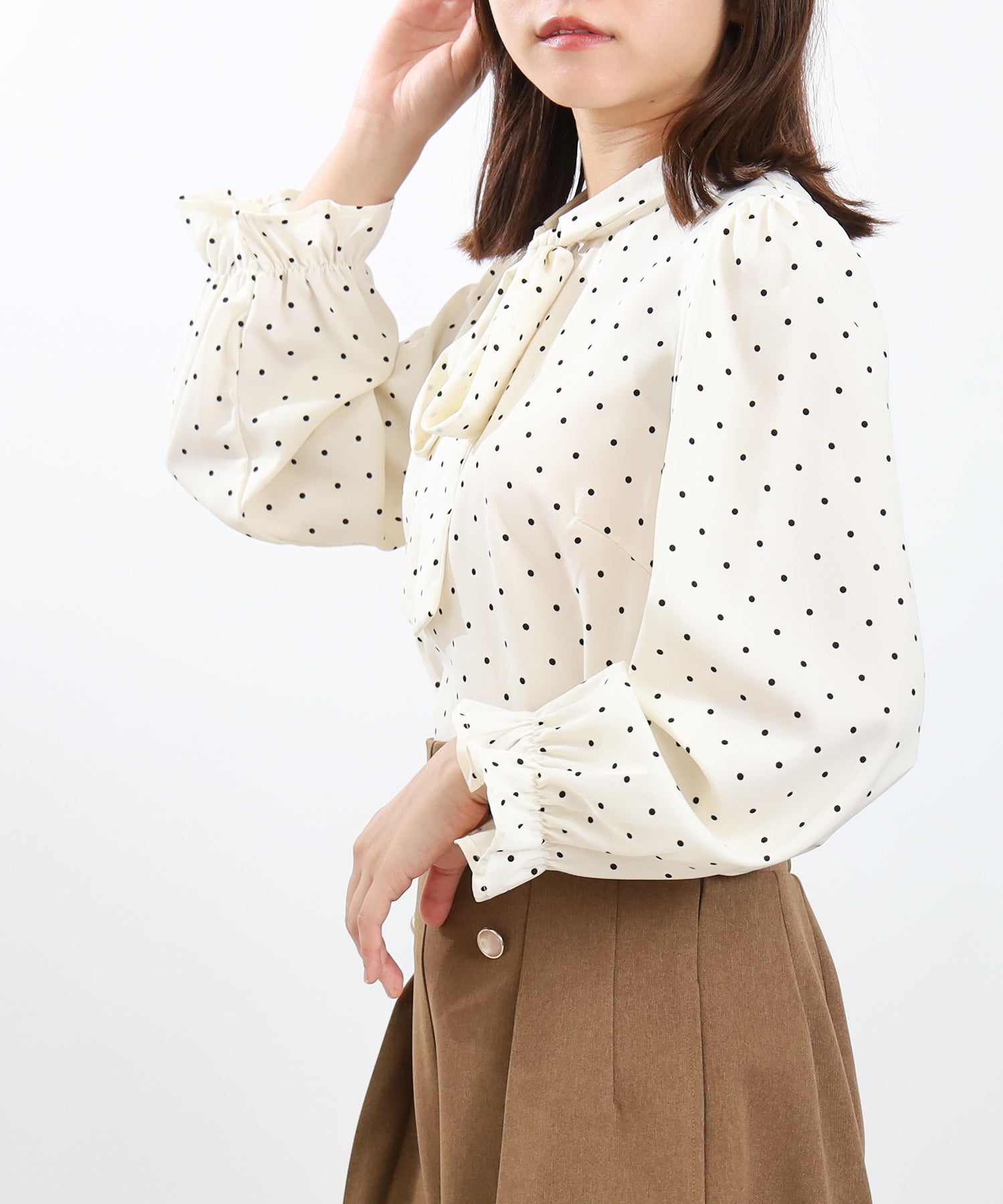 ホワイト　model：156　着用サイズ：M