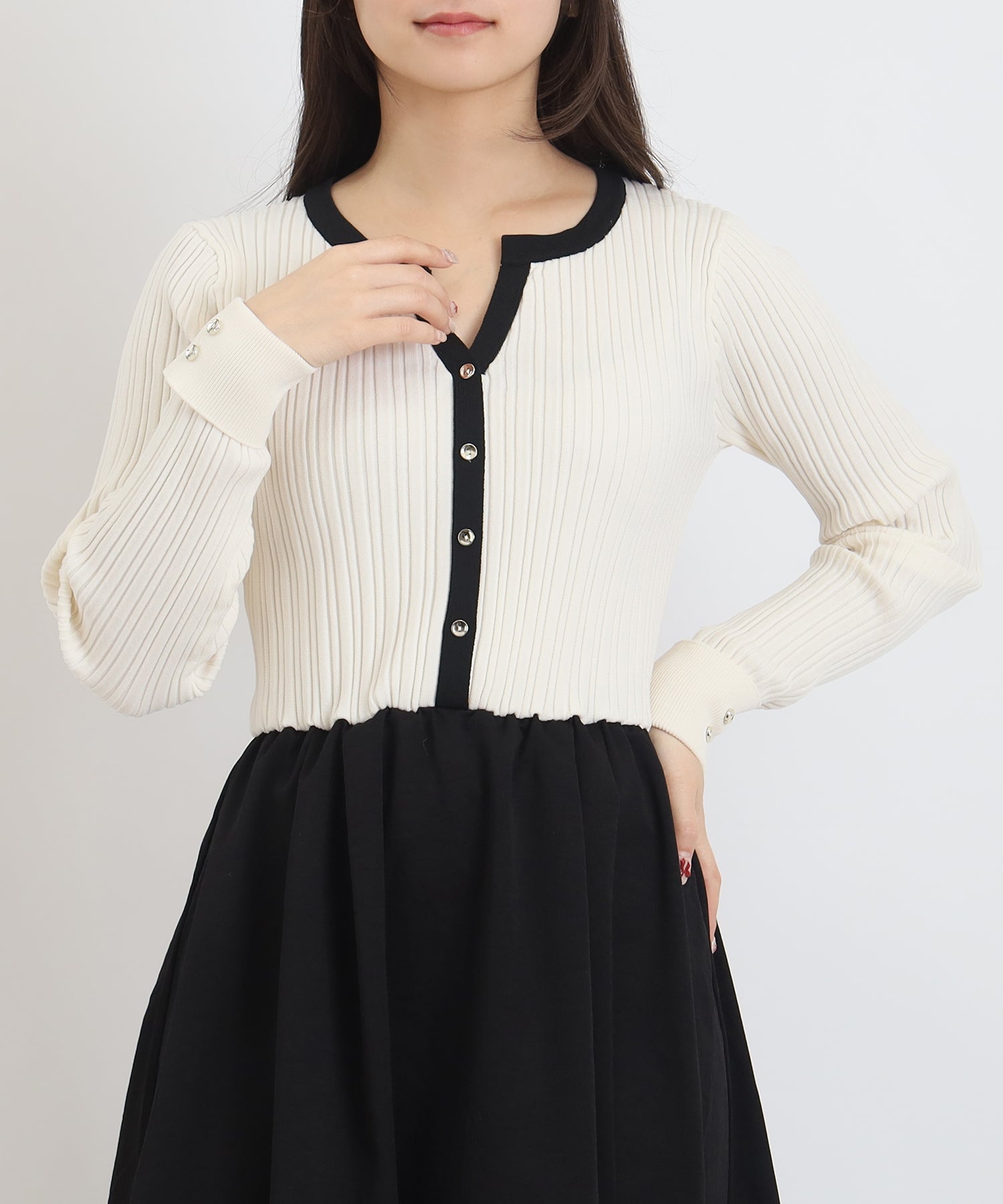 アイボリー　model：160　着用サイズ：M