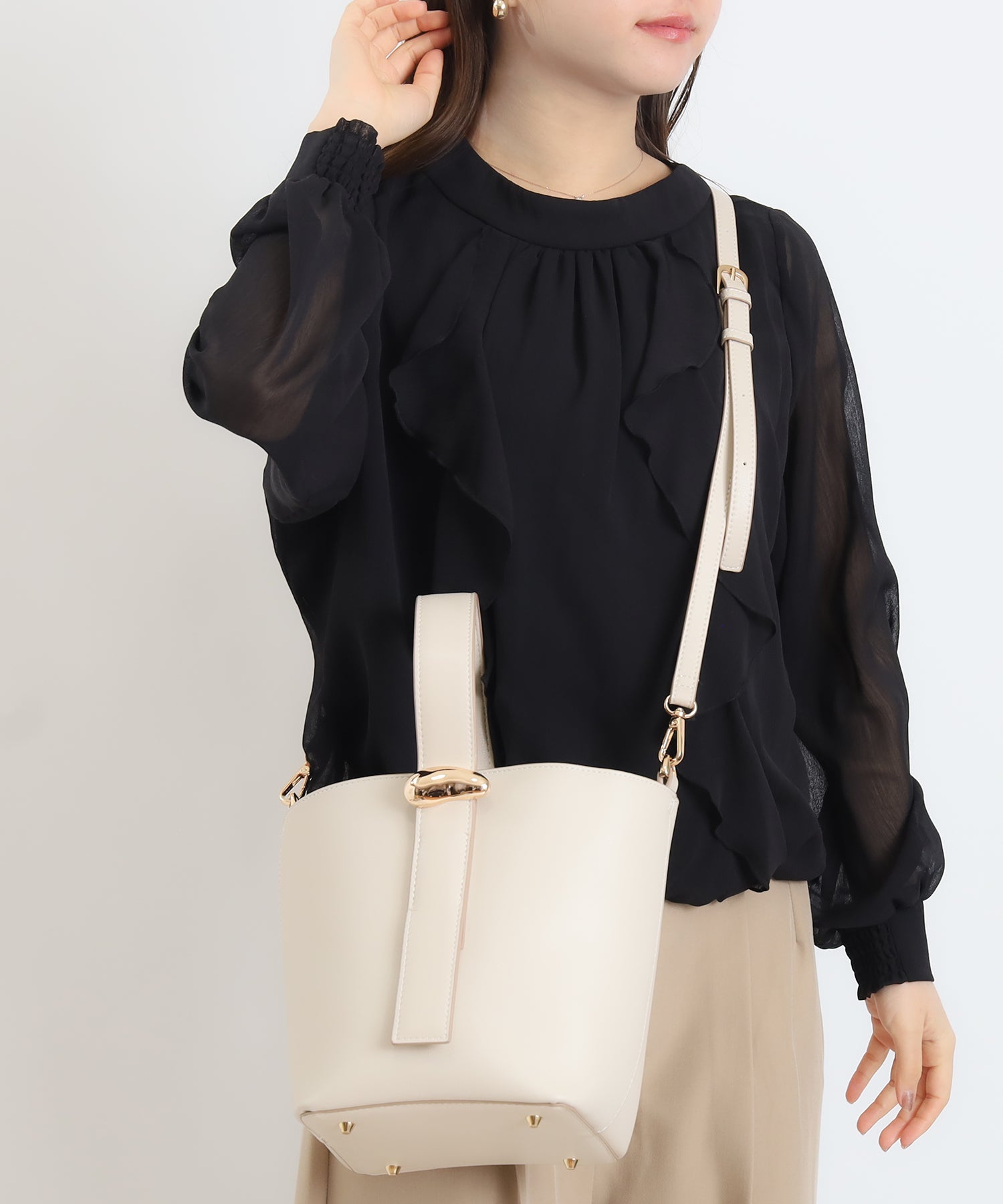 ニュアンスパーツワンハンドルショルダーバッグ