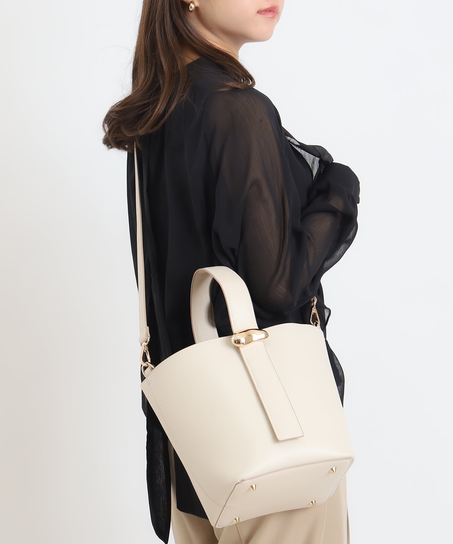 ニュアンスパーツワンハンドルショルダーバッグ