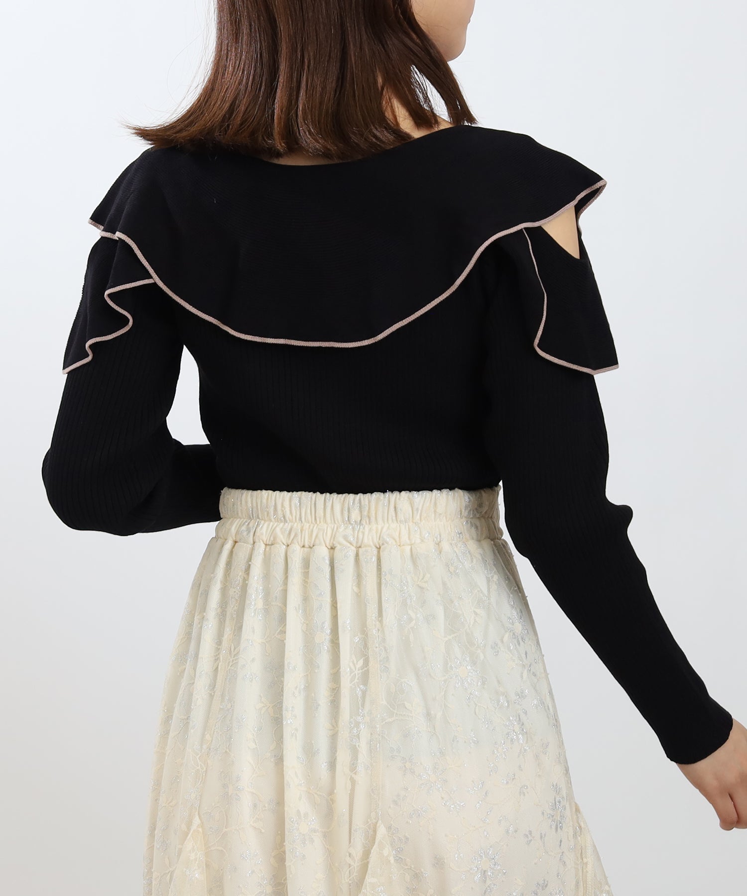 オープンショルダーラッフルニット