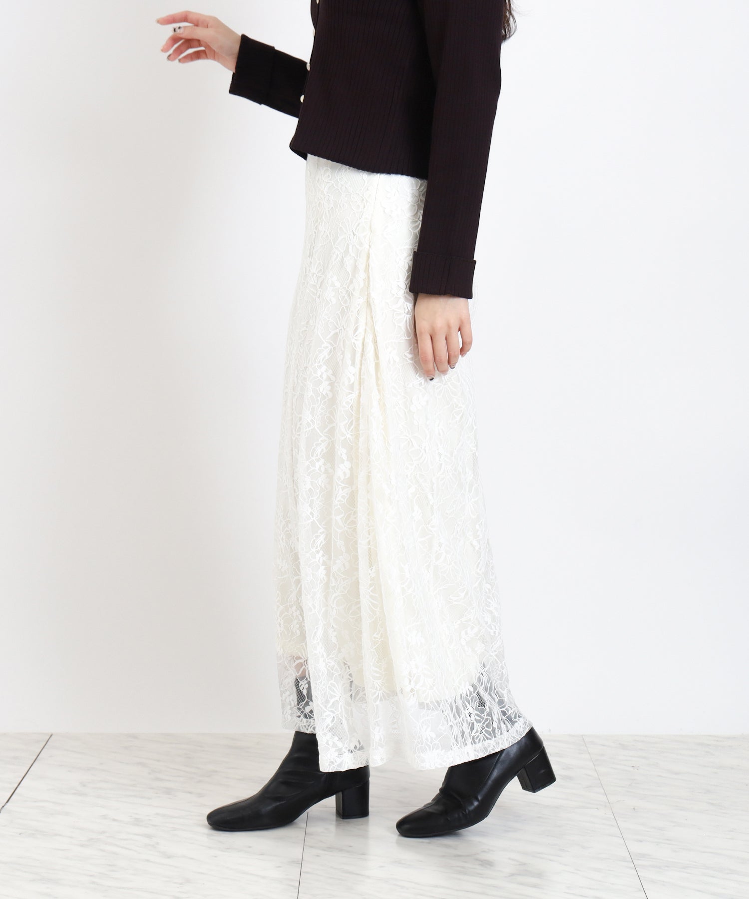 ホワイト　model:160　着用サイズ：M