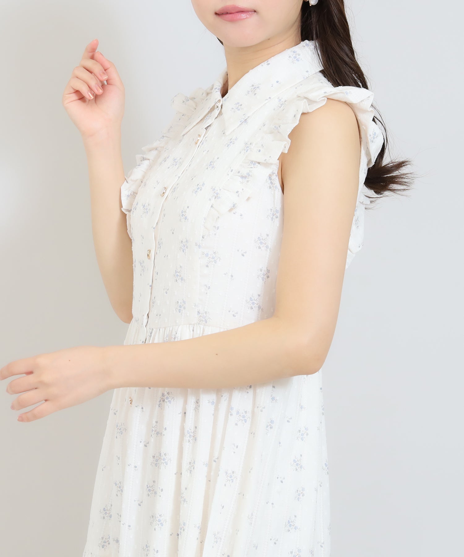 ブルー　model：156　着用アイテム：M