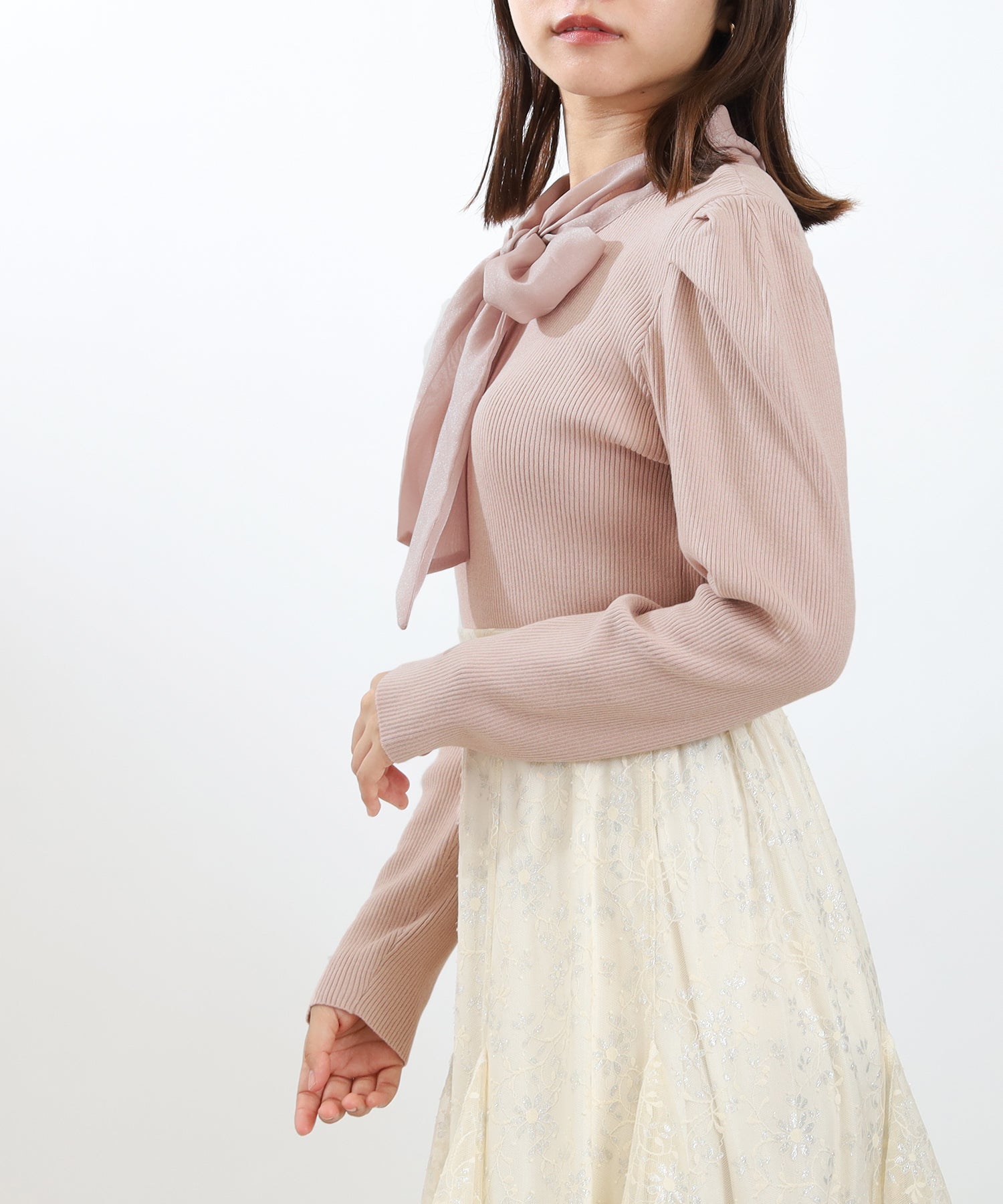 ピンクベージュ　model：156　着用サイズ：M