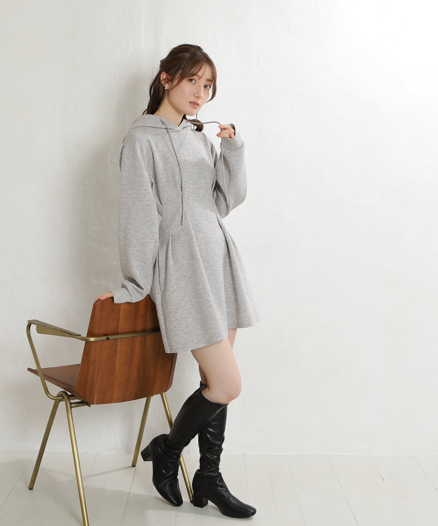 ライトグレー　model：163　着用サイズ：M