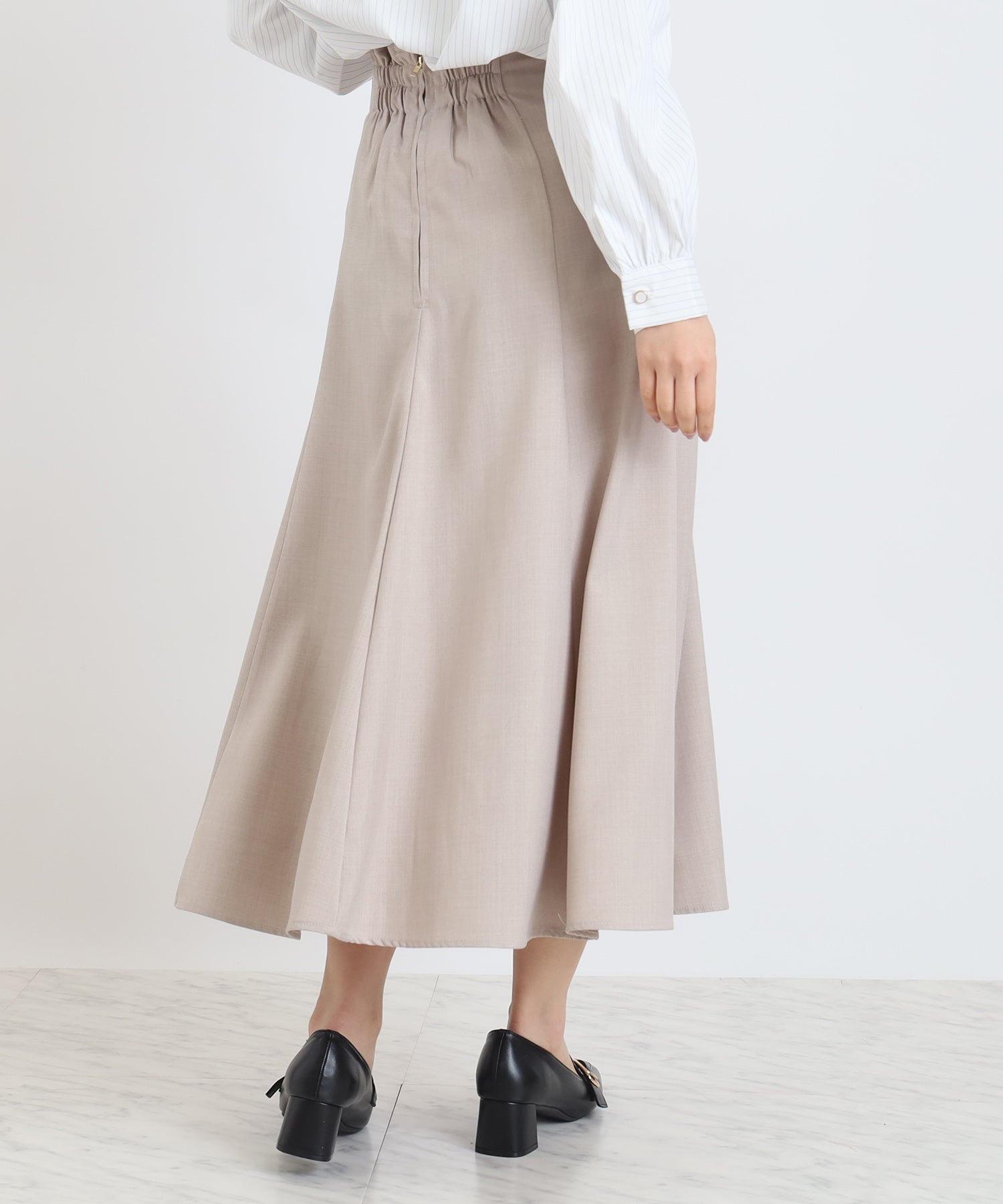 グレージュ　model：160　着用サイズ：M