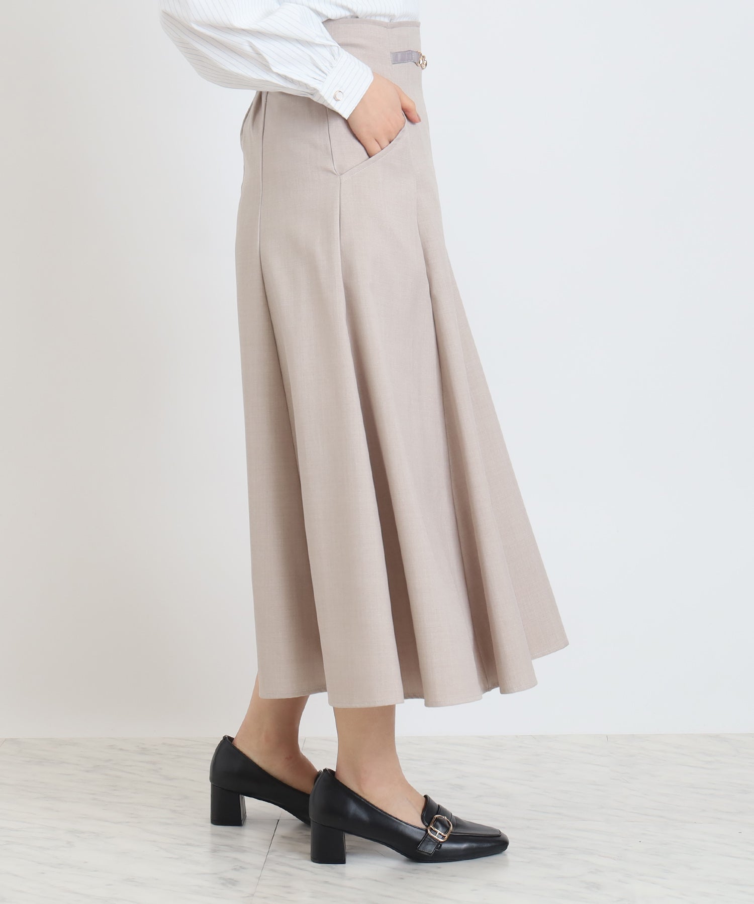 グレージュ　model：160　着用サイズ：M