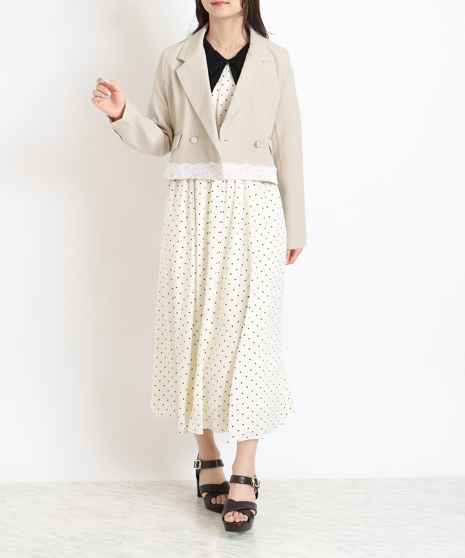 ベージュ　model：160　着用サイズ：M