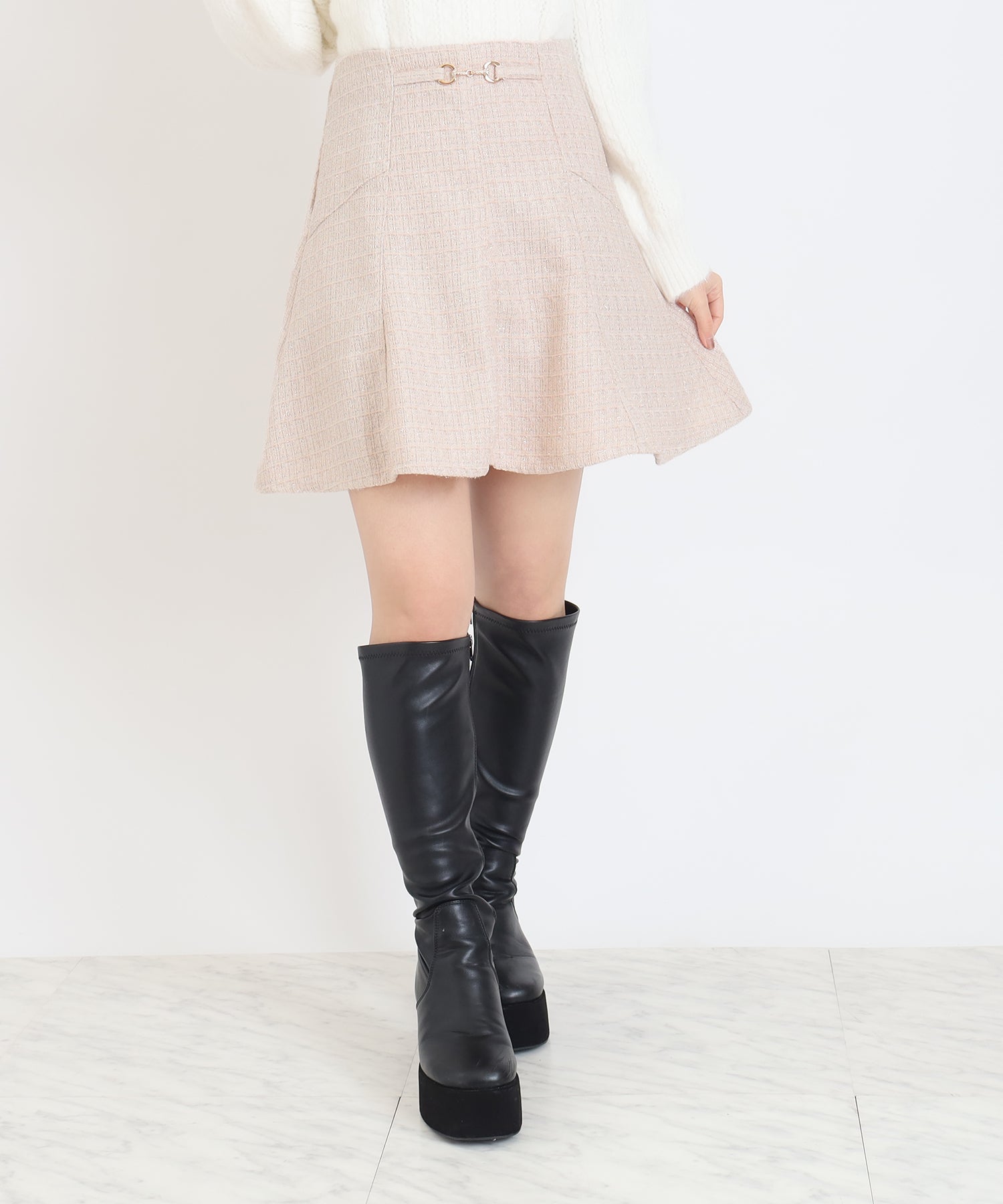 ピンクベージュ