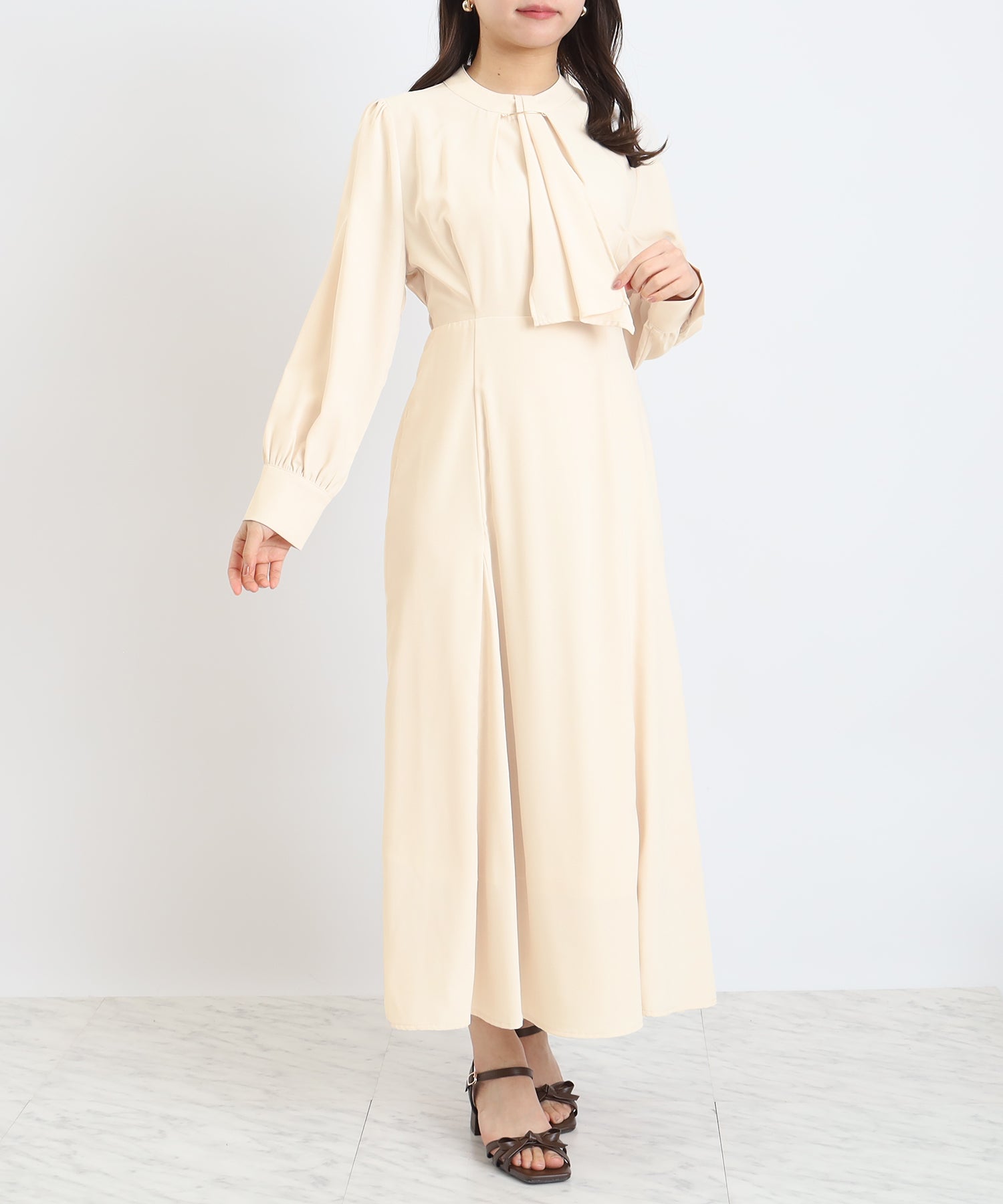 ベージュ　model:156cm  着用サイズ：M