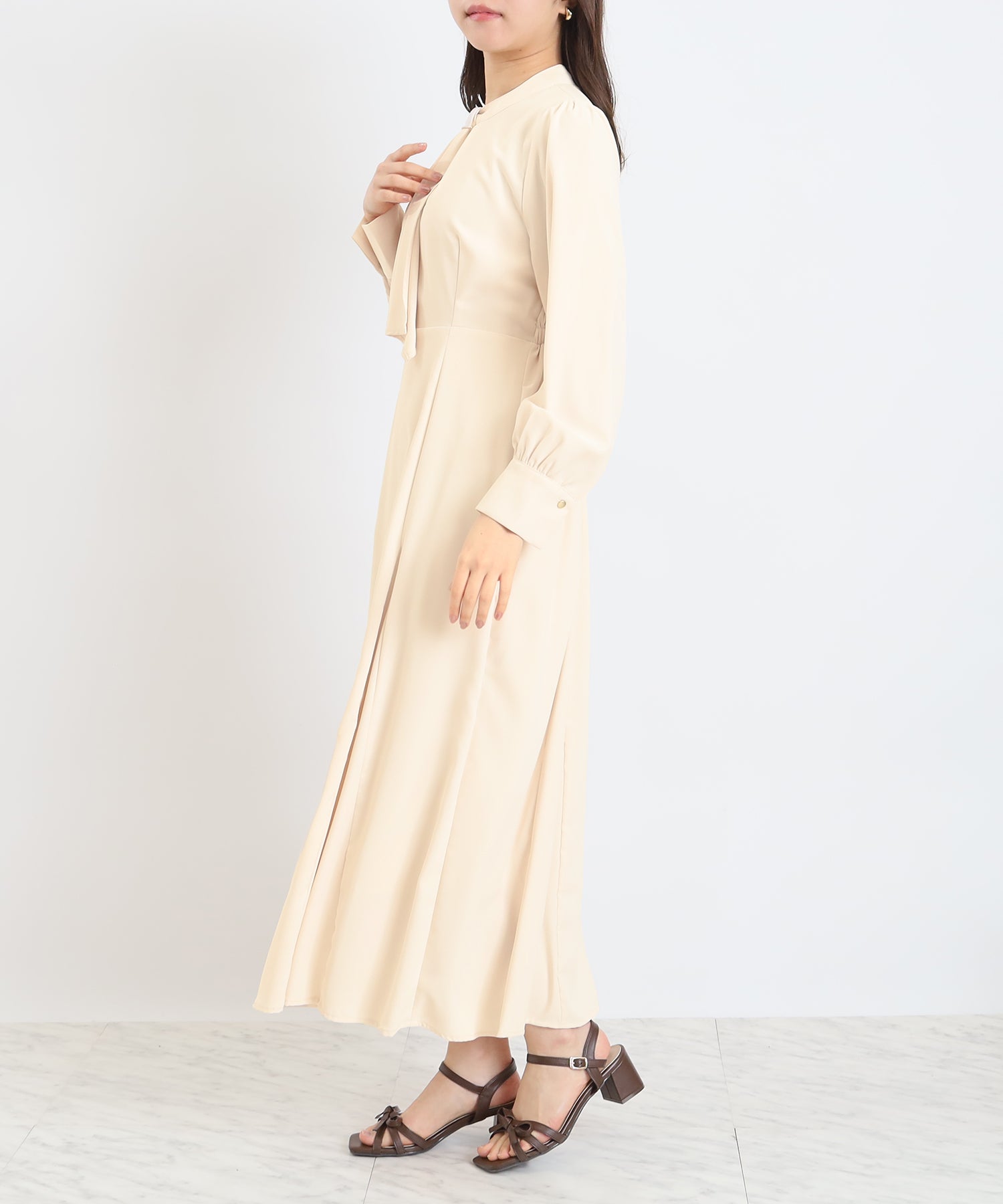 ベージュ　model:156cm  着用サイズ：M