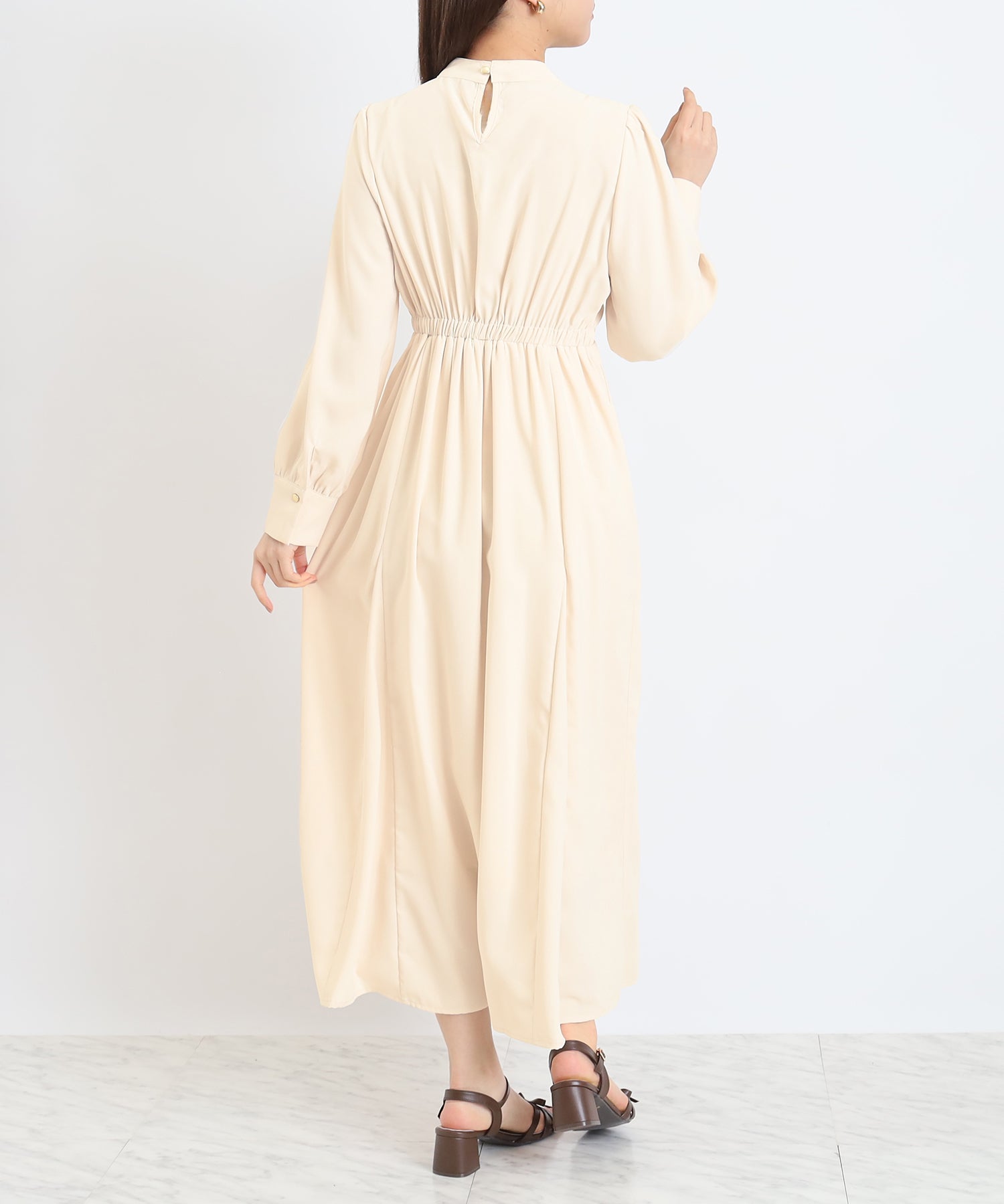 ベージュ　model:156cm  着用サイズ：M