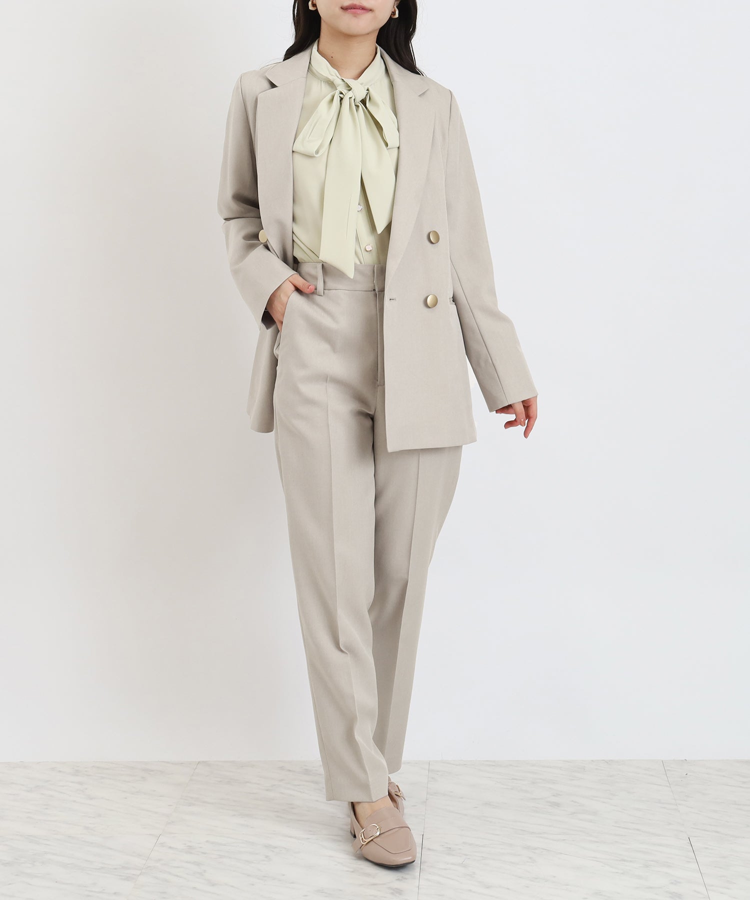 グレージュ　model：156　着用サイズ：M