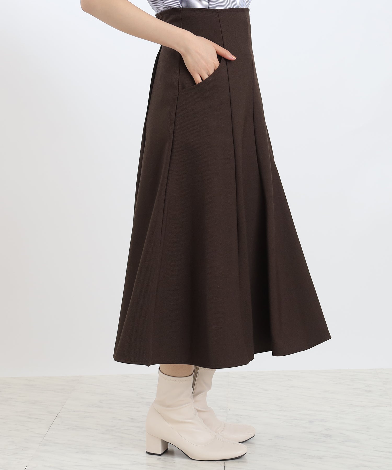 ブラウン　model：156　着用サイズ：S