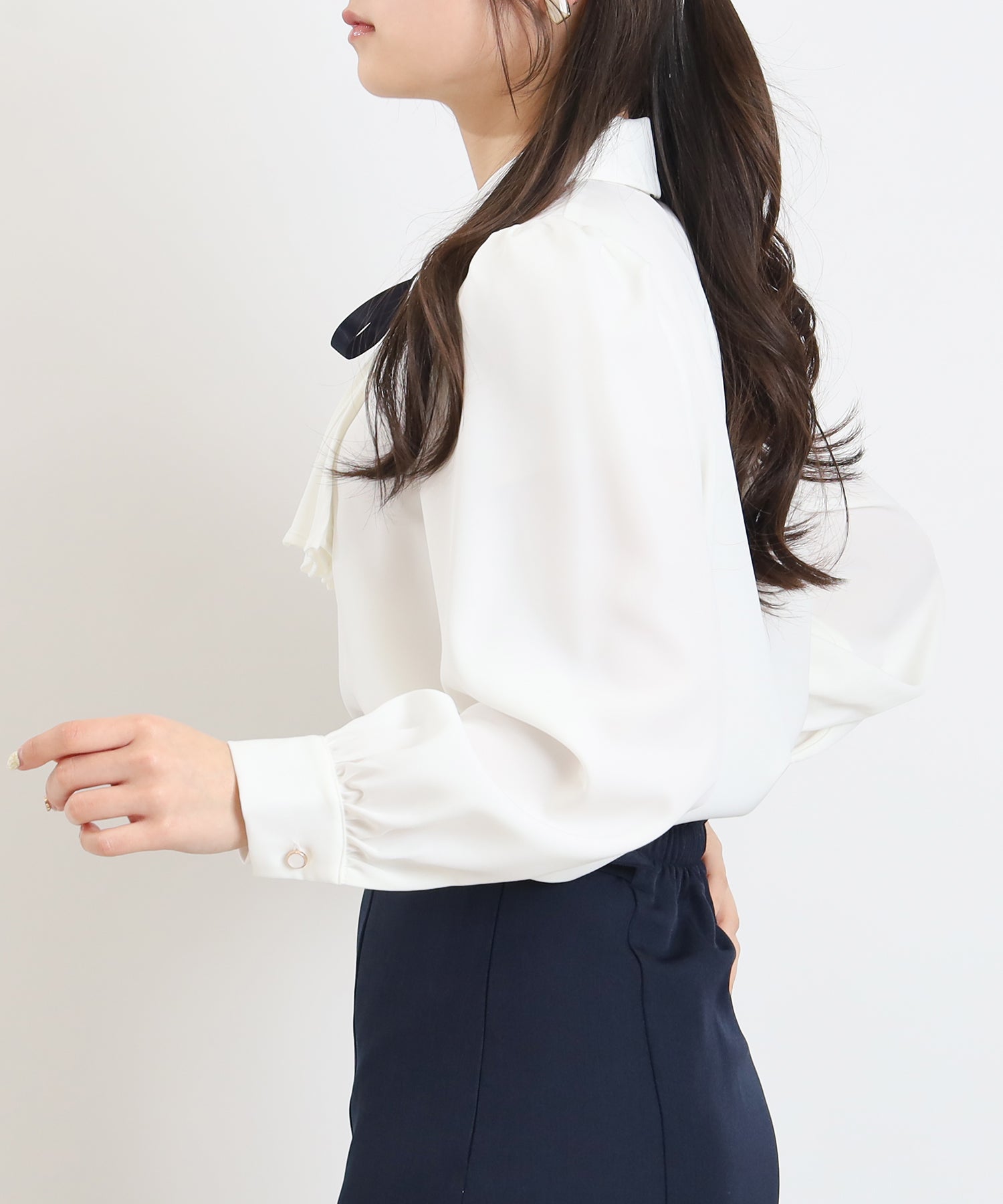 ホワイト×無地　model：160　着用サイズ：M