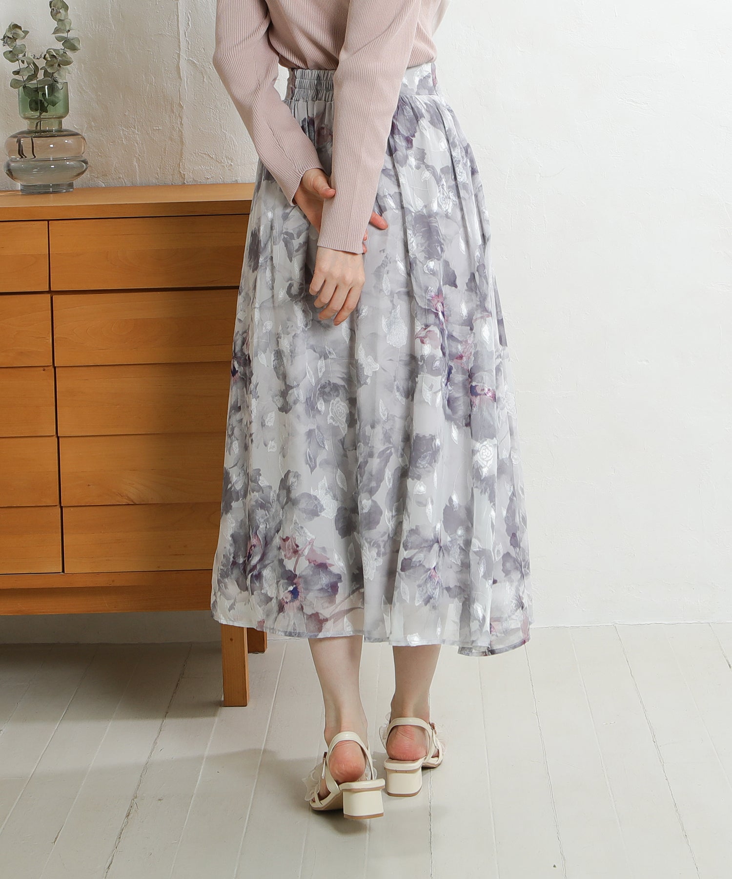 ライトグレー　model：163　着用サイズ：M