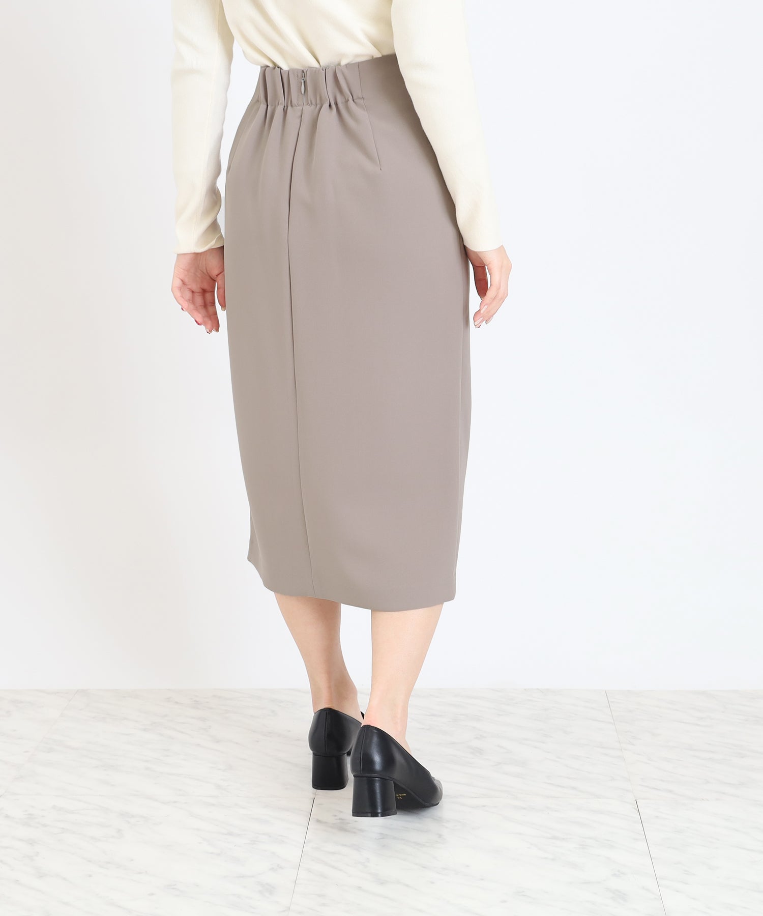 モカ　model:160 　着用サイズ：M