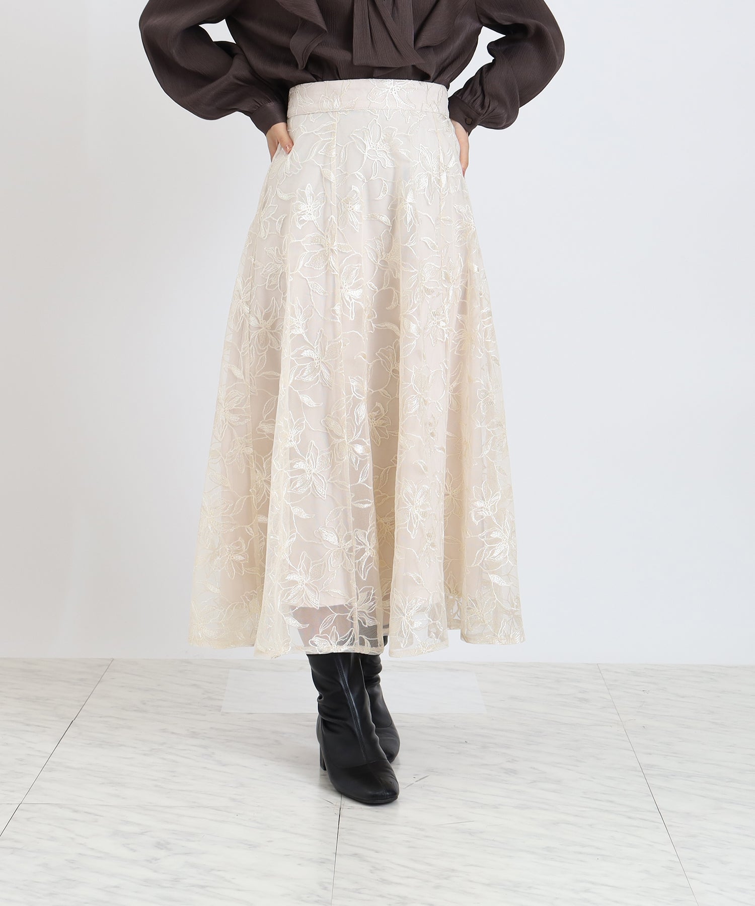 ベージュ　model：156　着用サイズ：M
