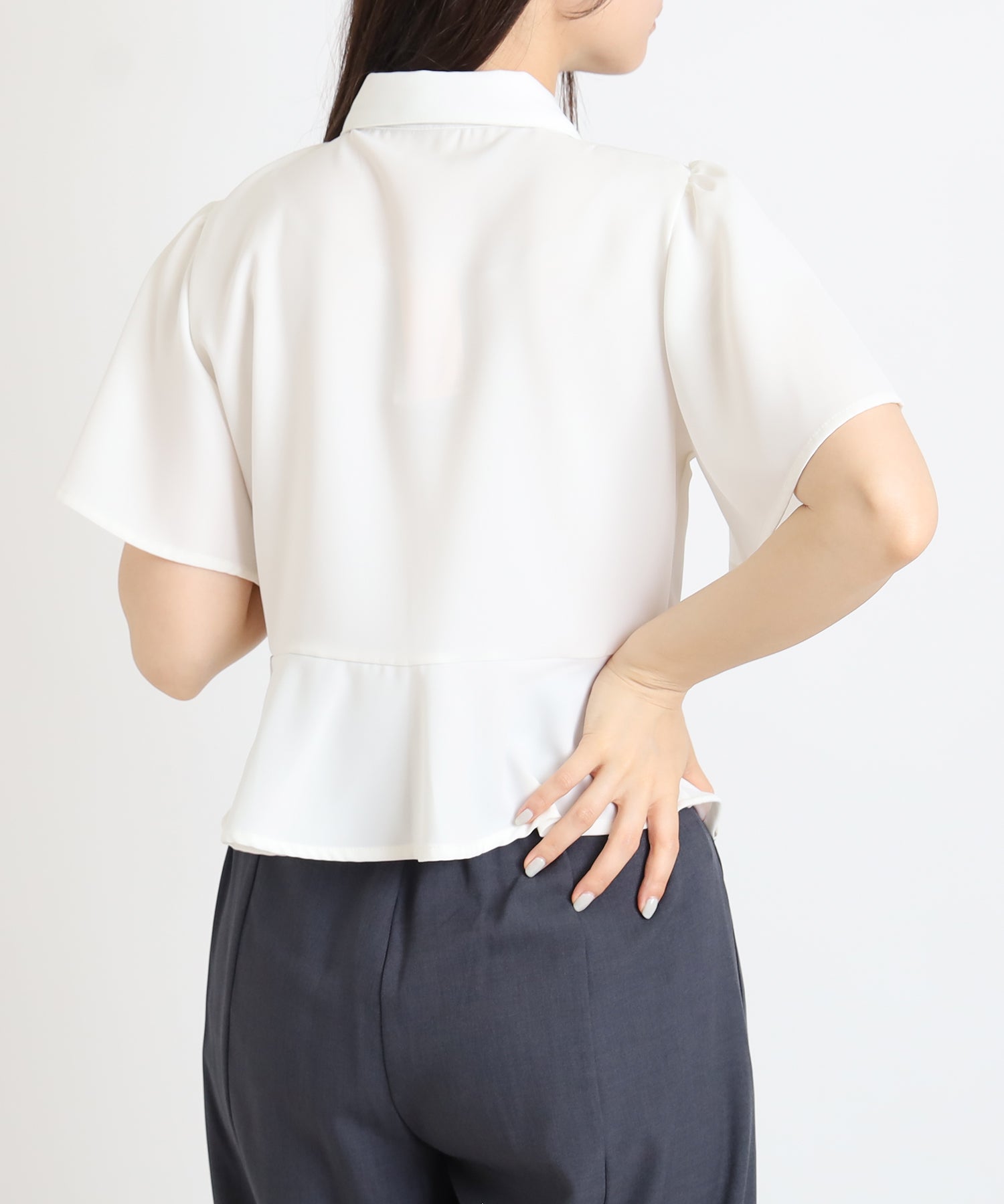 ホワイト　model:160cm  着用サイズ：M