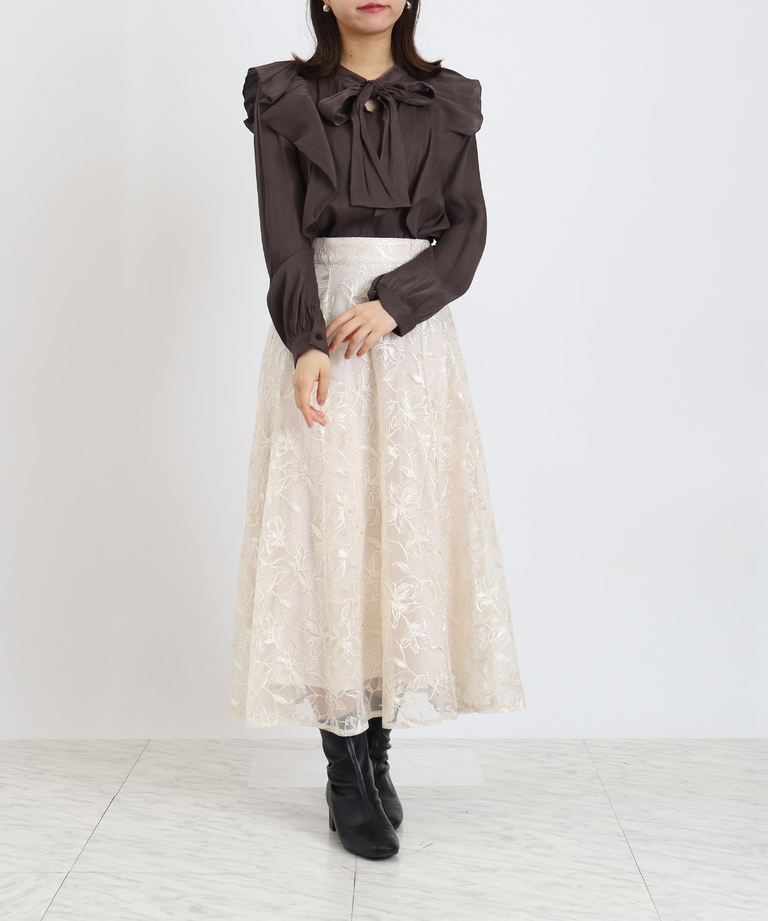 ベージュ　model：156　着用サイズ：M