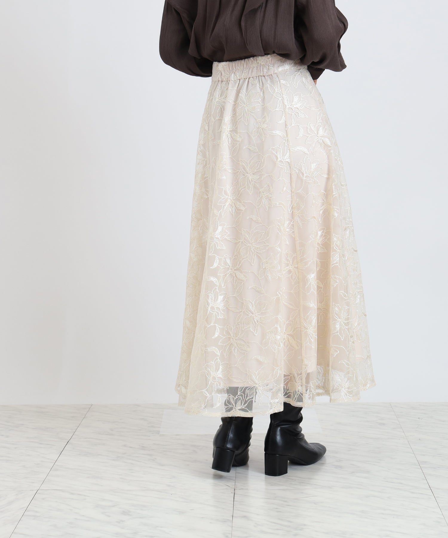 ベージュ　model：156　着用サイズ：M