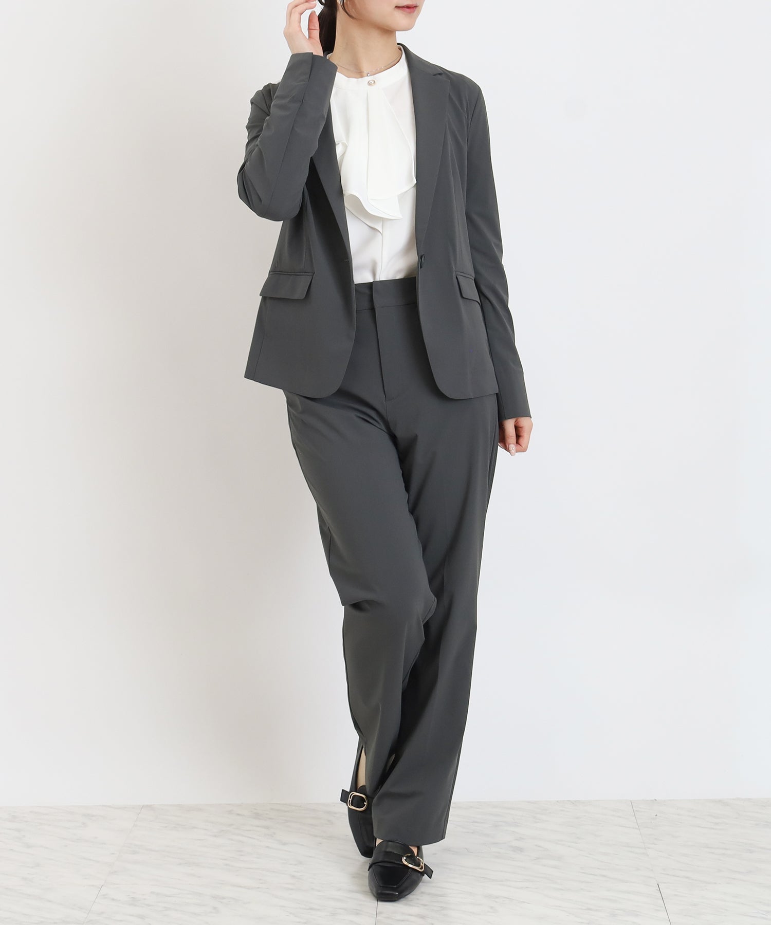 ライトグレー　model:160cm  着用サイズ：M