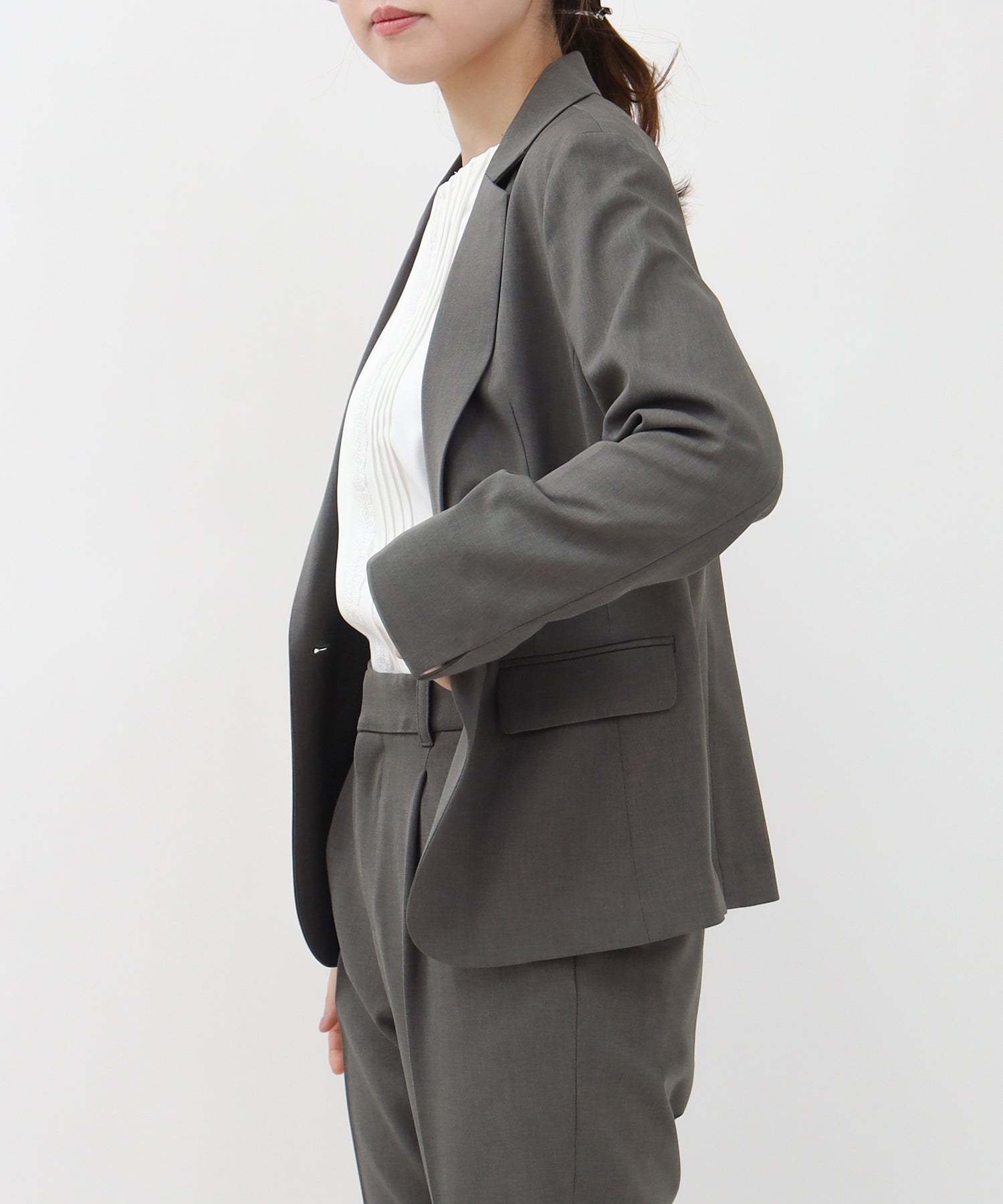 ライトグレー　model:161cm　着用サイズ:S
