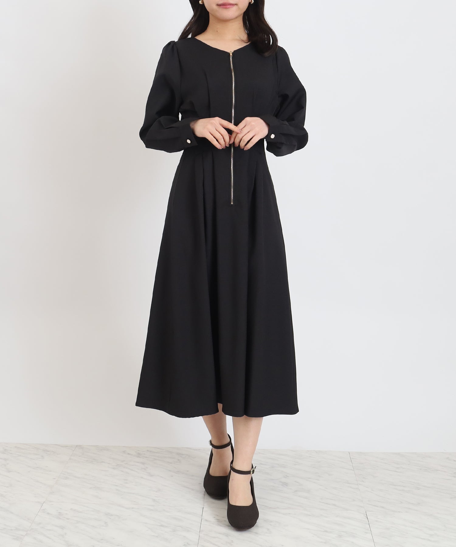 フロントジップVネックワンピース