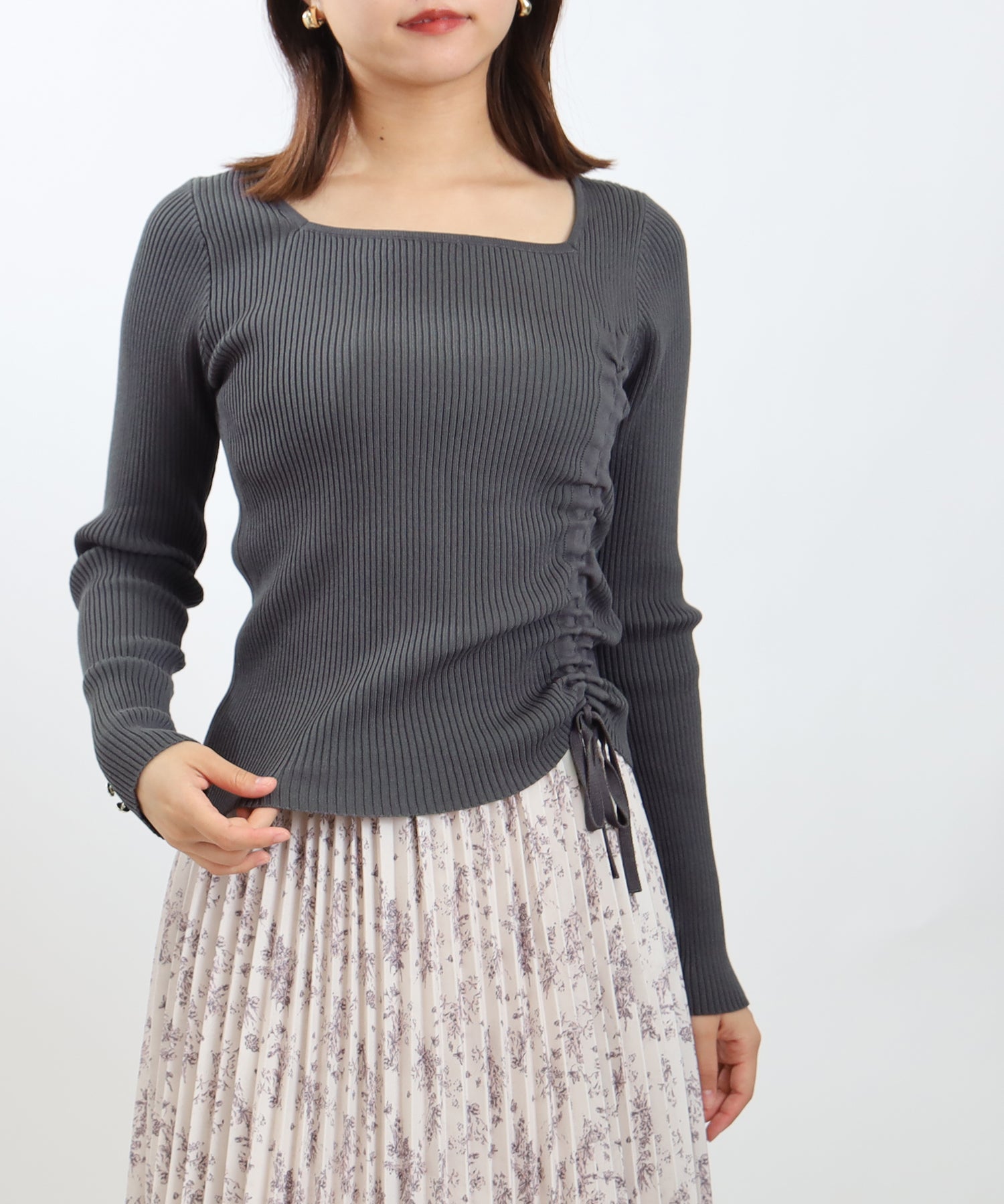 チャコール　model：156　着用サイズ：M